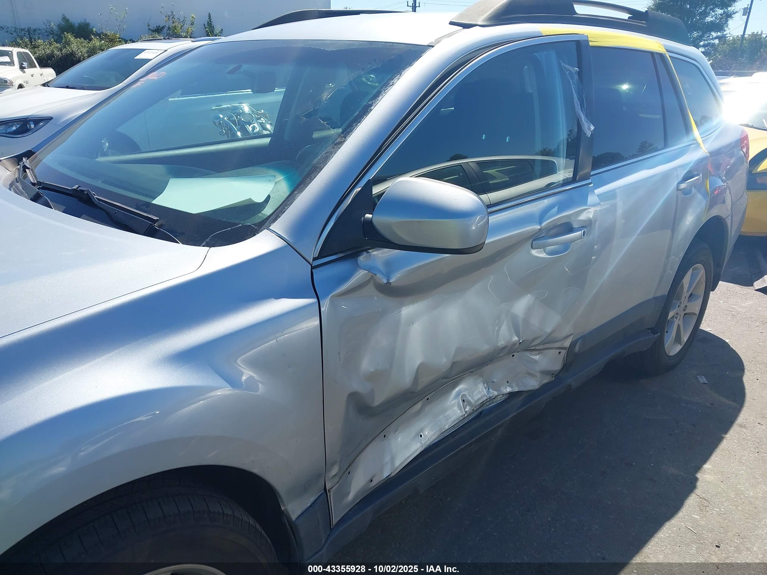 SUBARU OUTBACK image 6