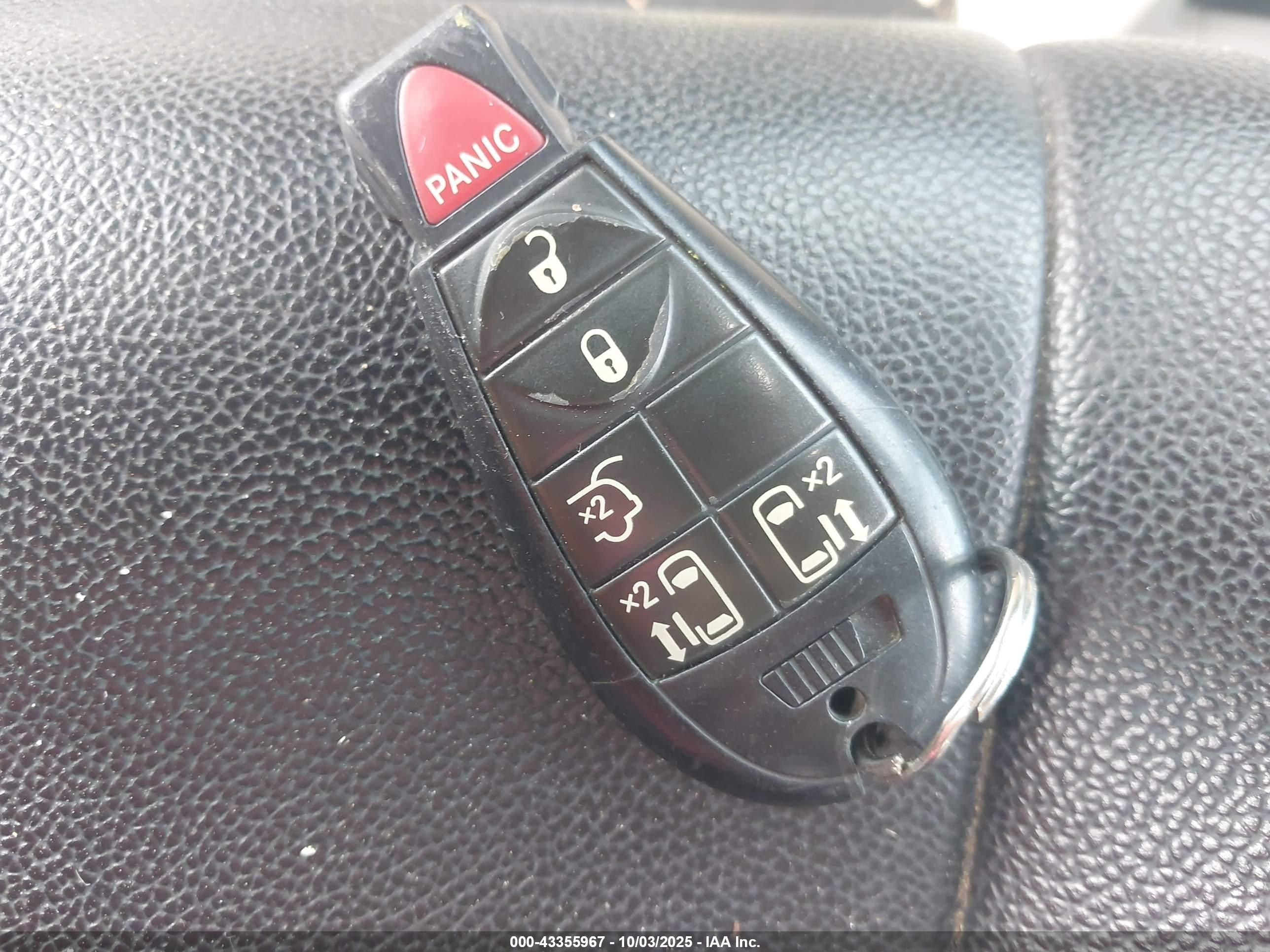 CHRYSLER TOWN image 11