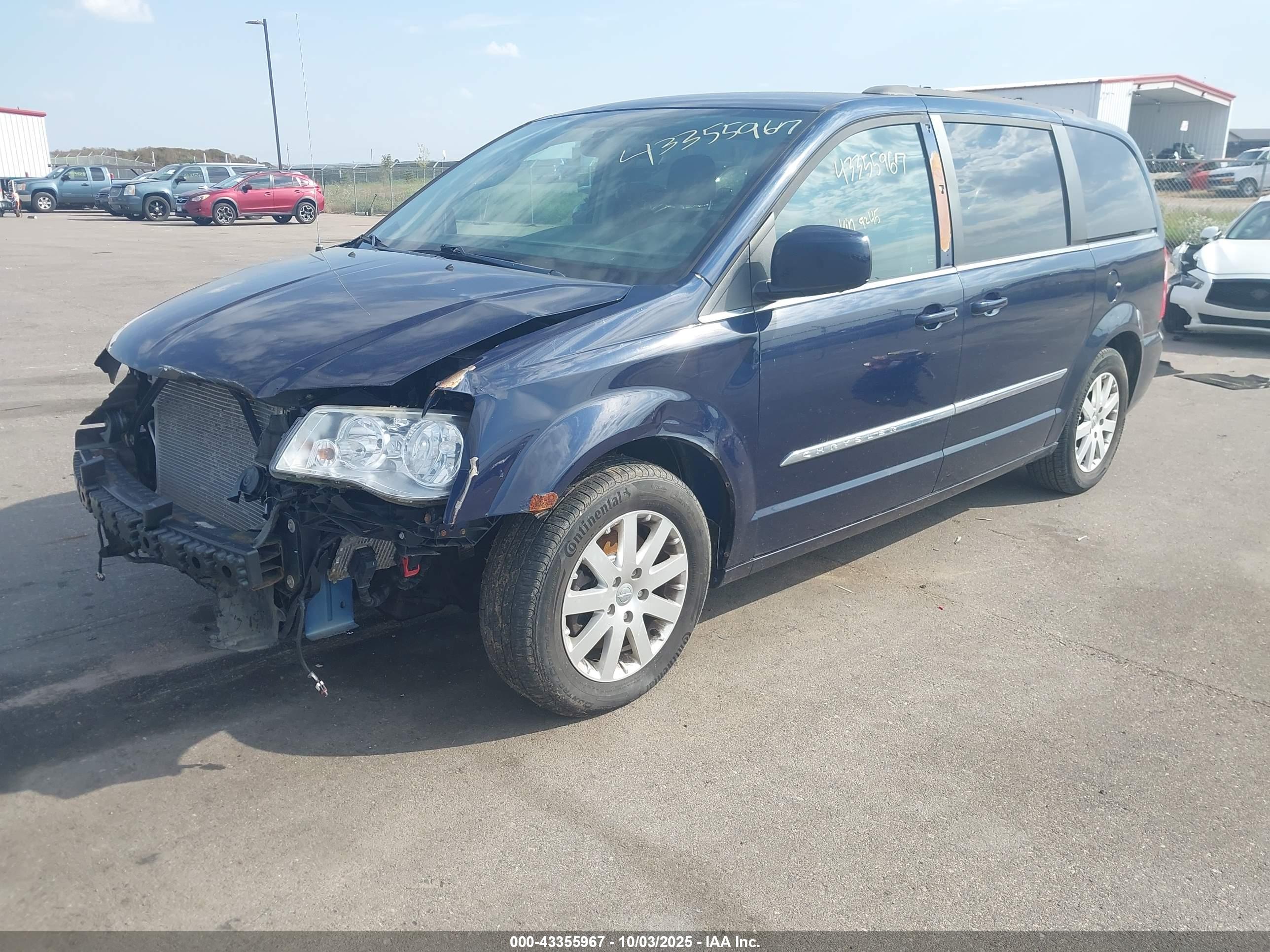 CHRYSLER TOWN image 2