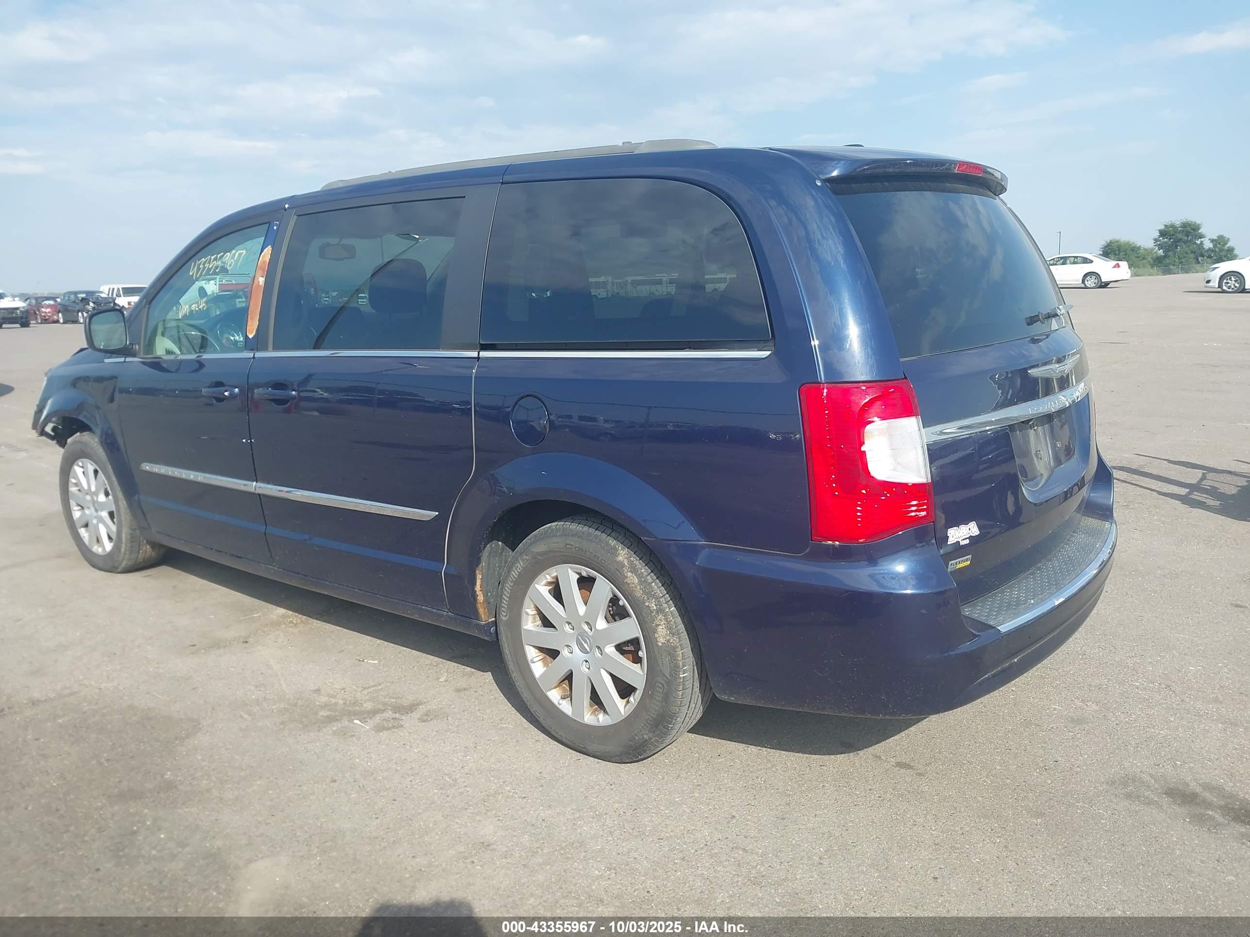 CHRYSLER TOWN image 3