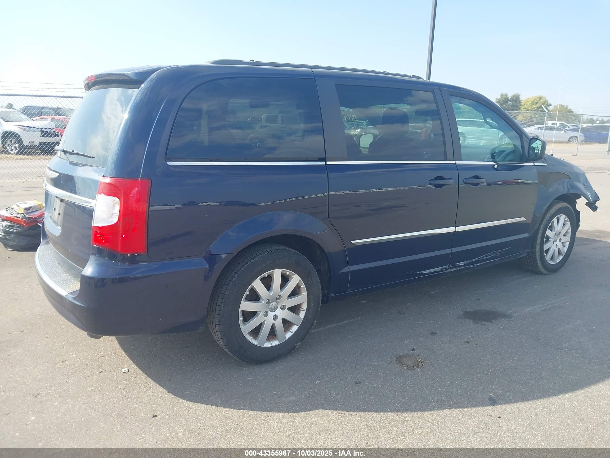 CHRYSLER TOWN image 4