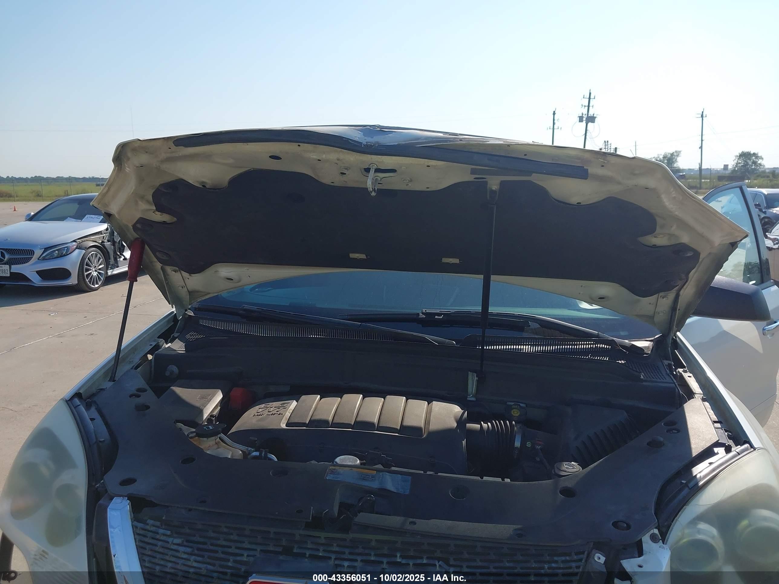 GMC ACADIA image 10