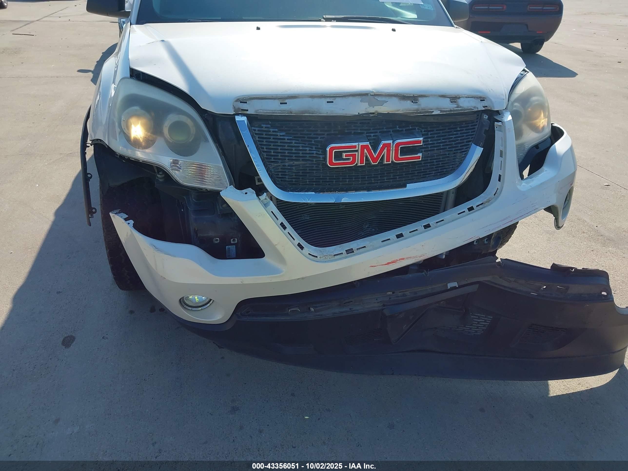 GMC ACADIA image 6