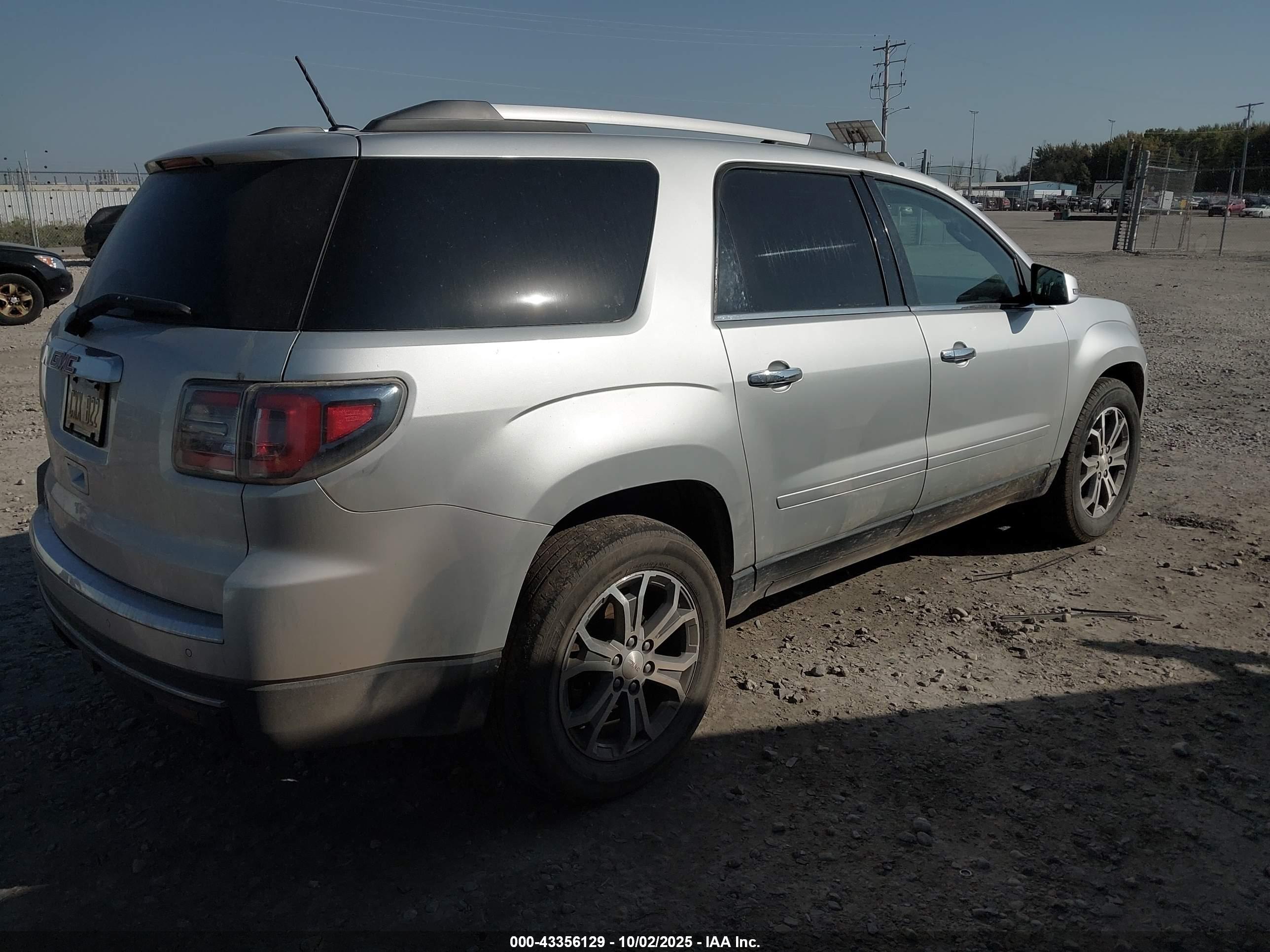 GMC ACADIA image 4