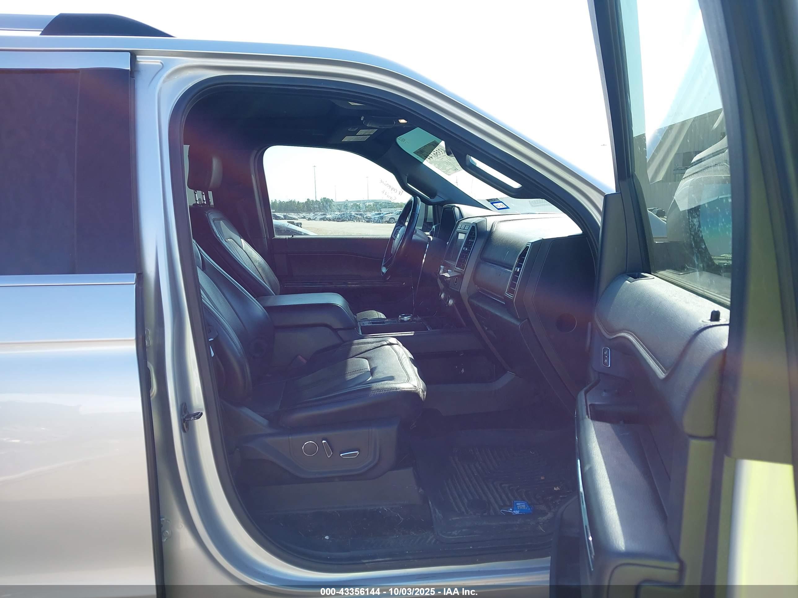 FORD EXPEDITION image 5