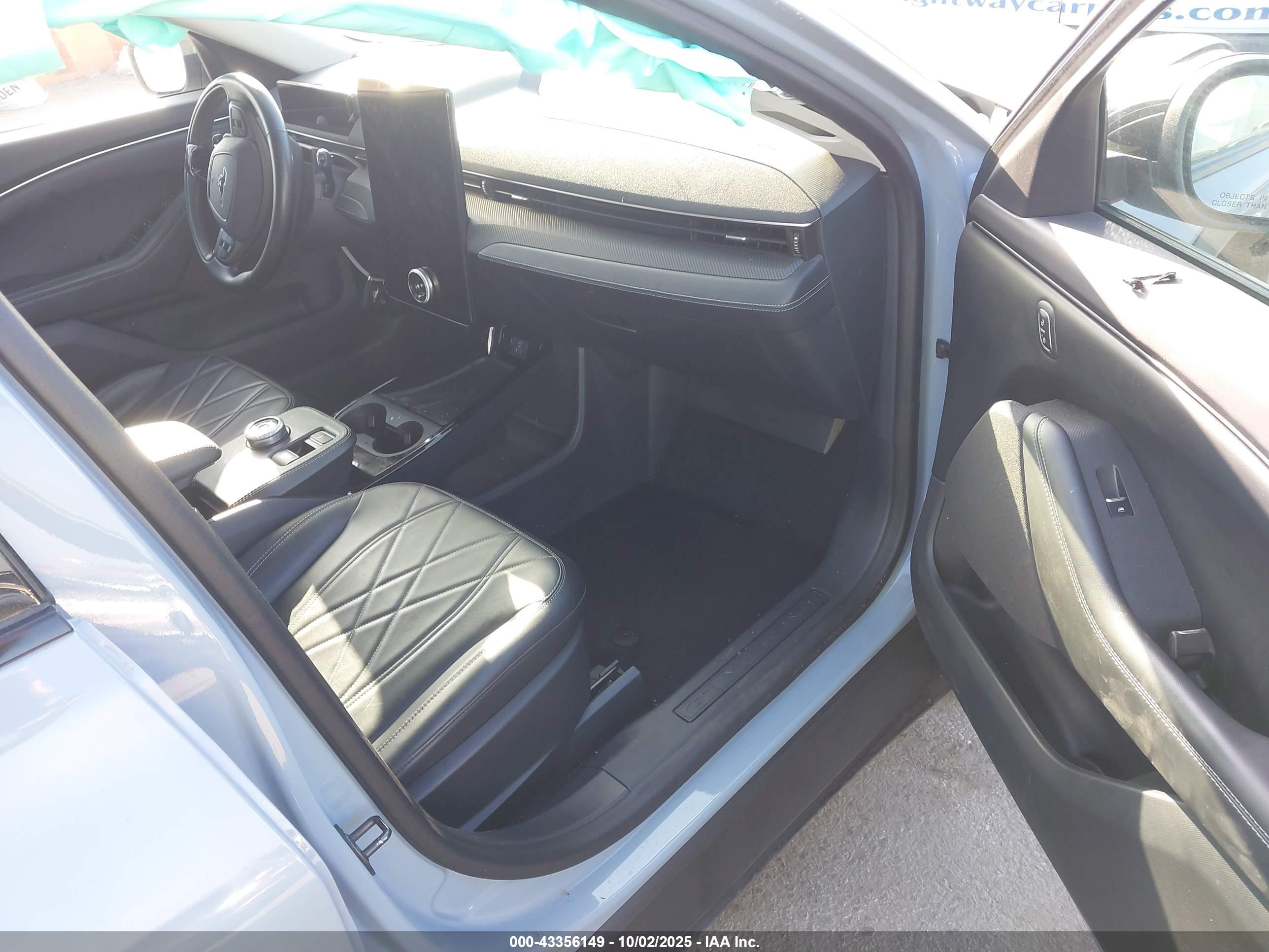 FORD MUSTANG image 5