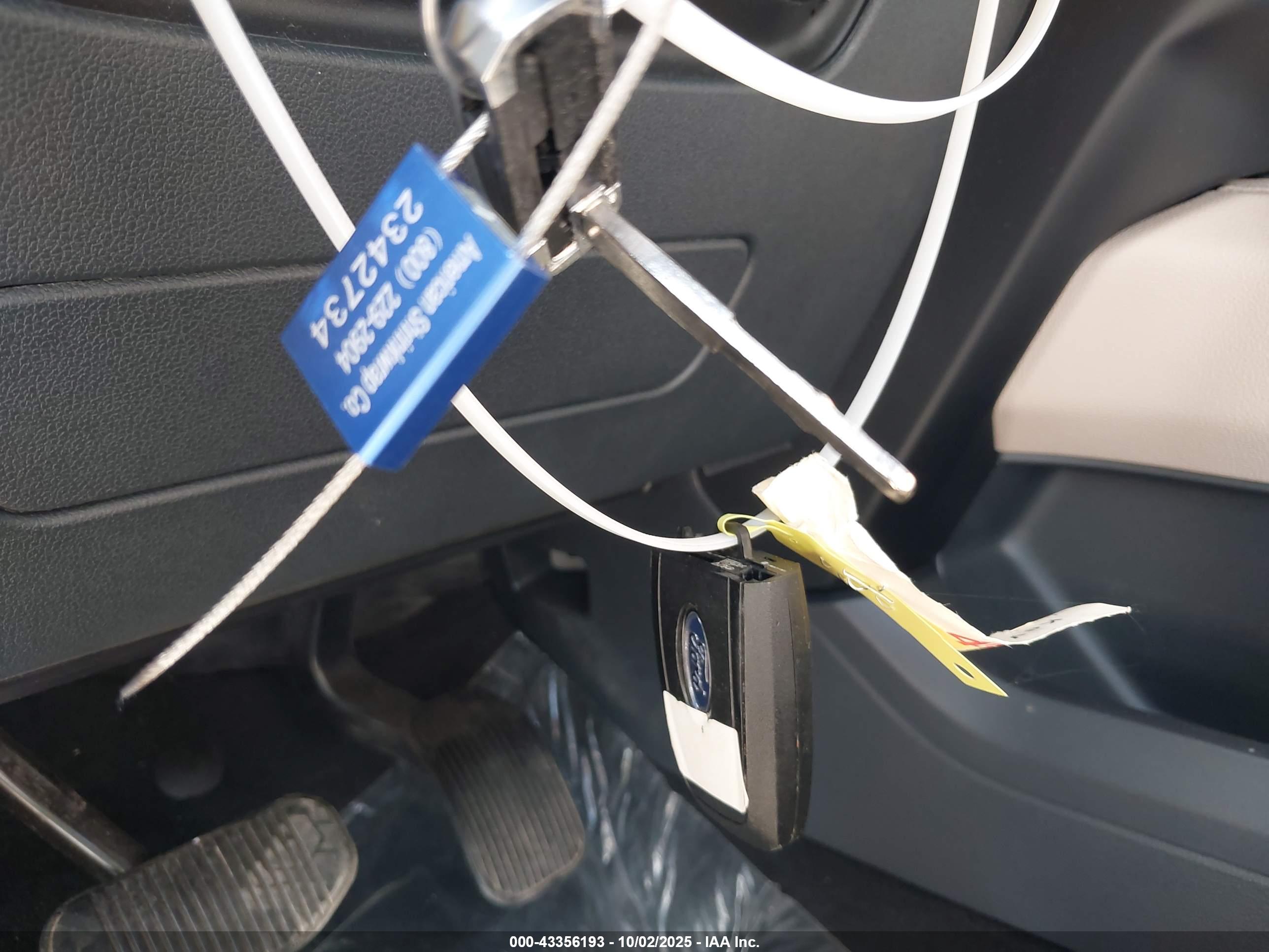 FORD EXPEDITION image 11