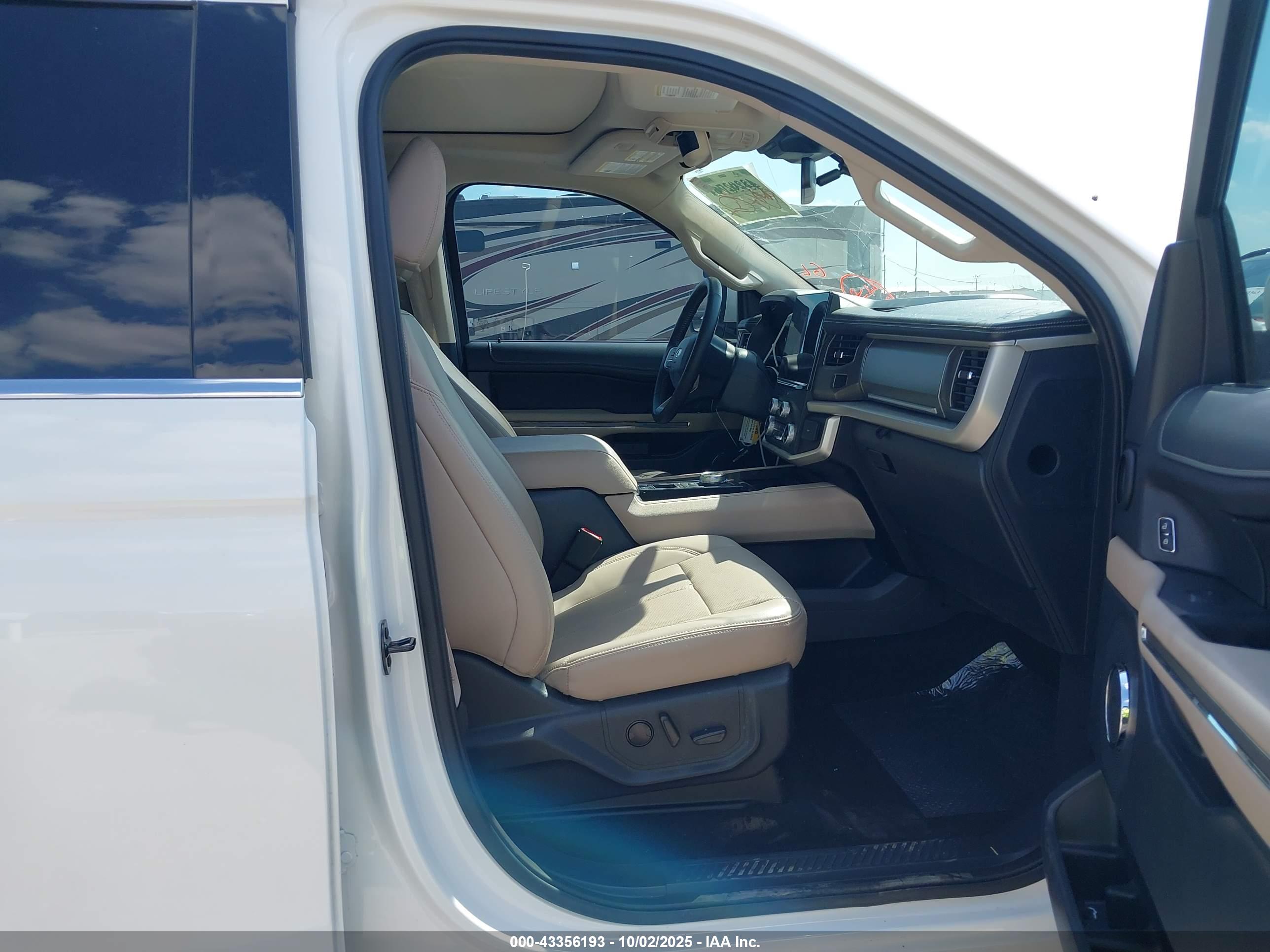 FORD EXPEDITION image 5