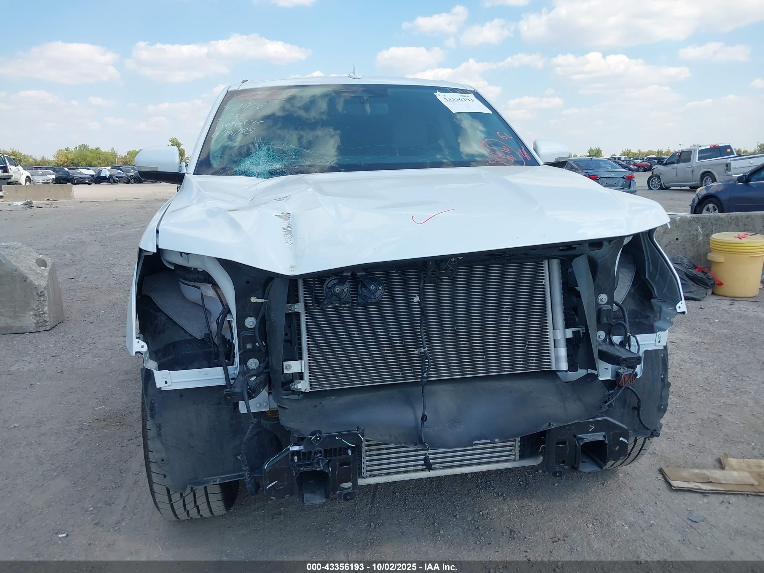 FORD EXPEDITION image 6