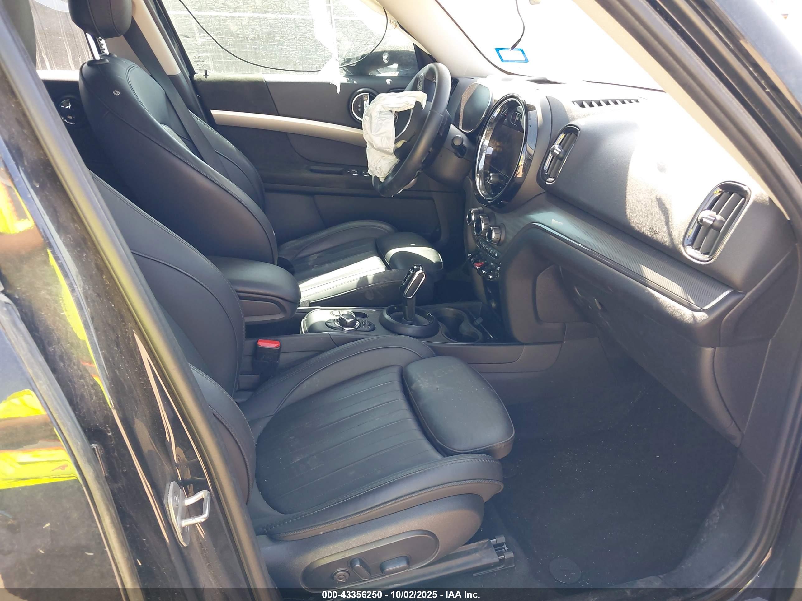 MINI COUNTRYMAN image 5