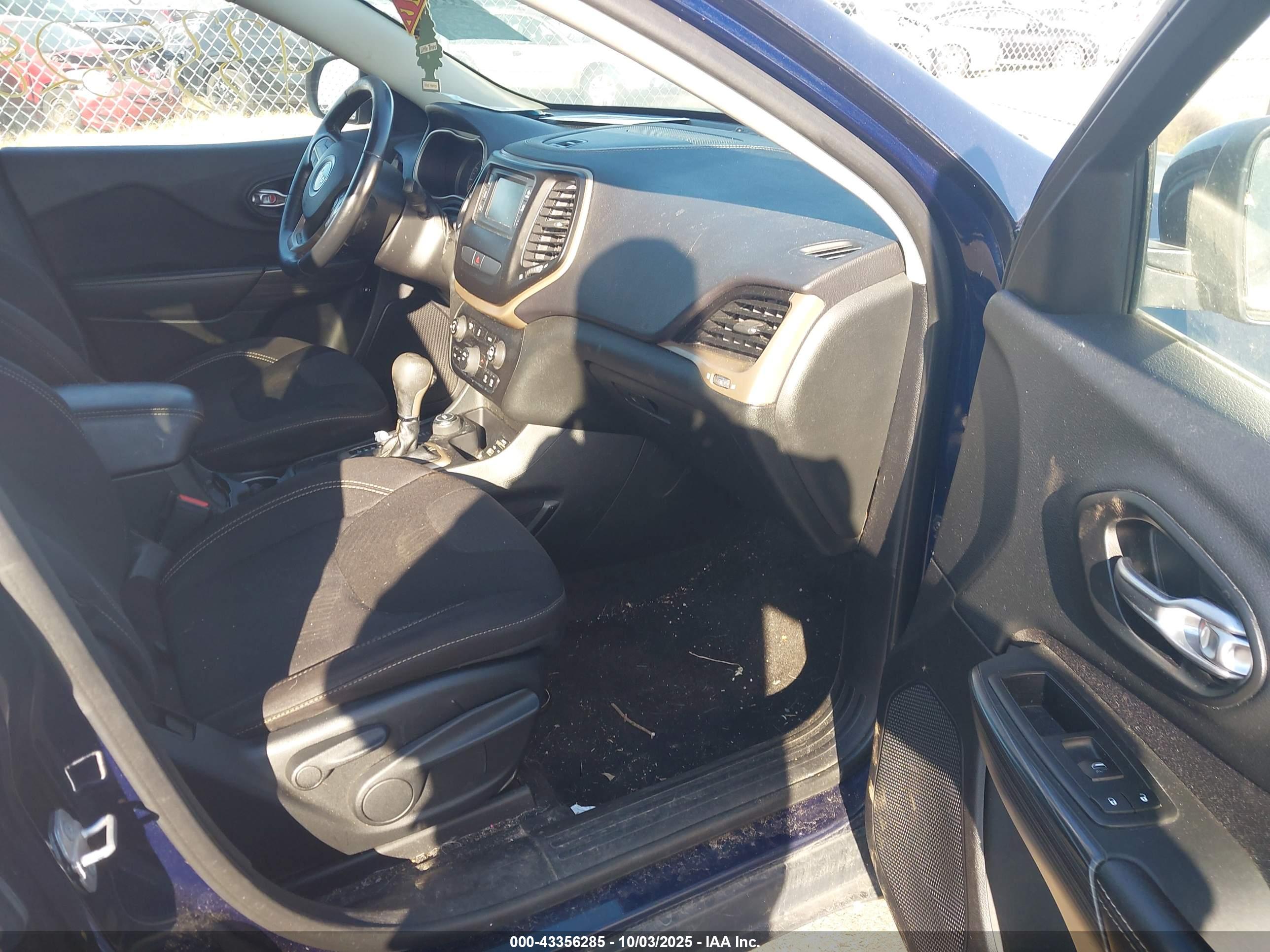 JEEP CHEROKEE image 5
