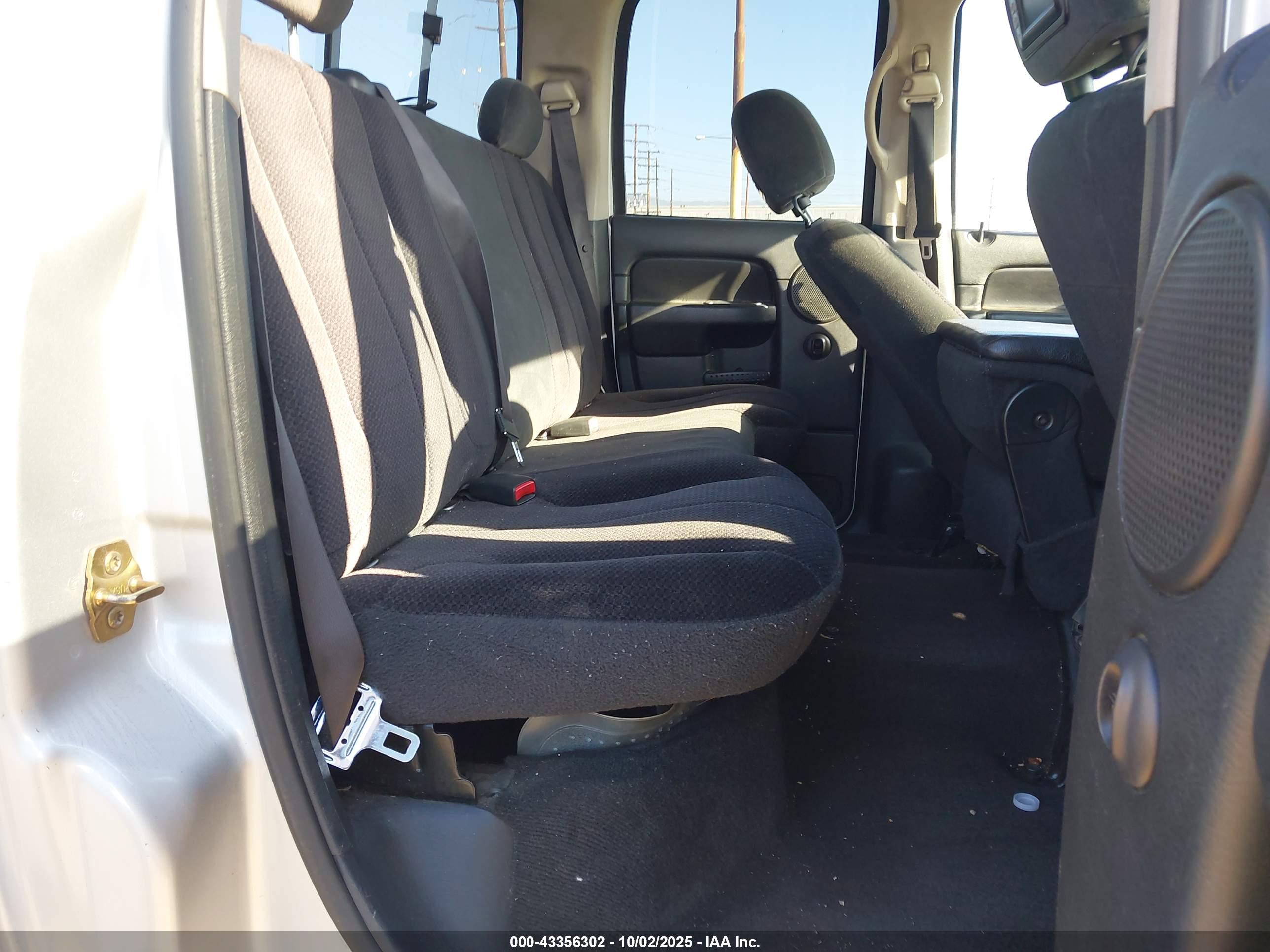 DODGE RAM image 8
