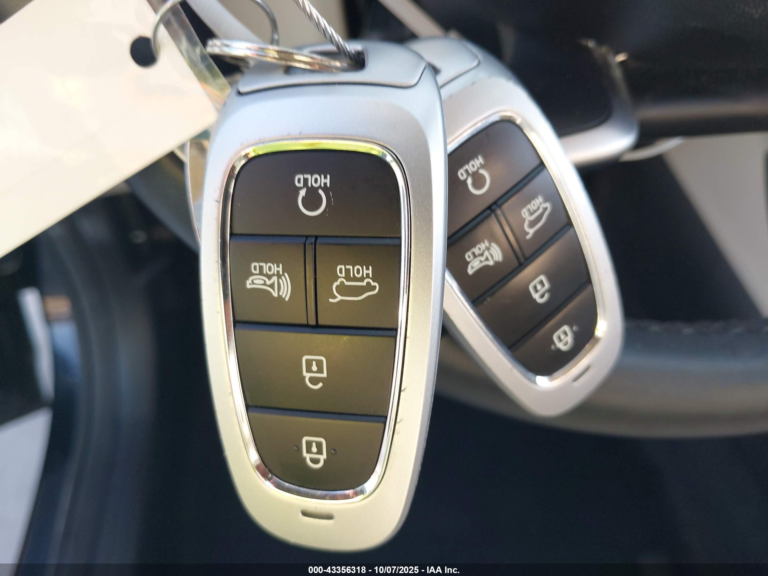 HYUNDAI TUCSON image 11