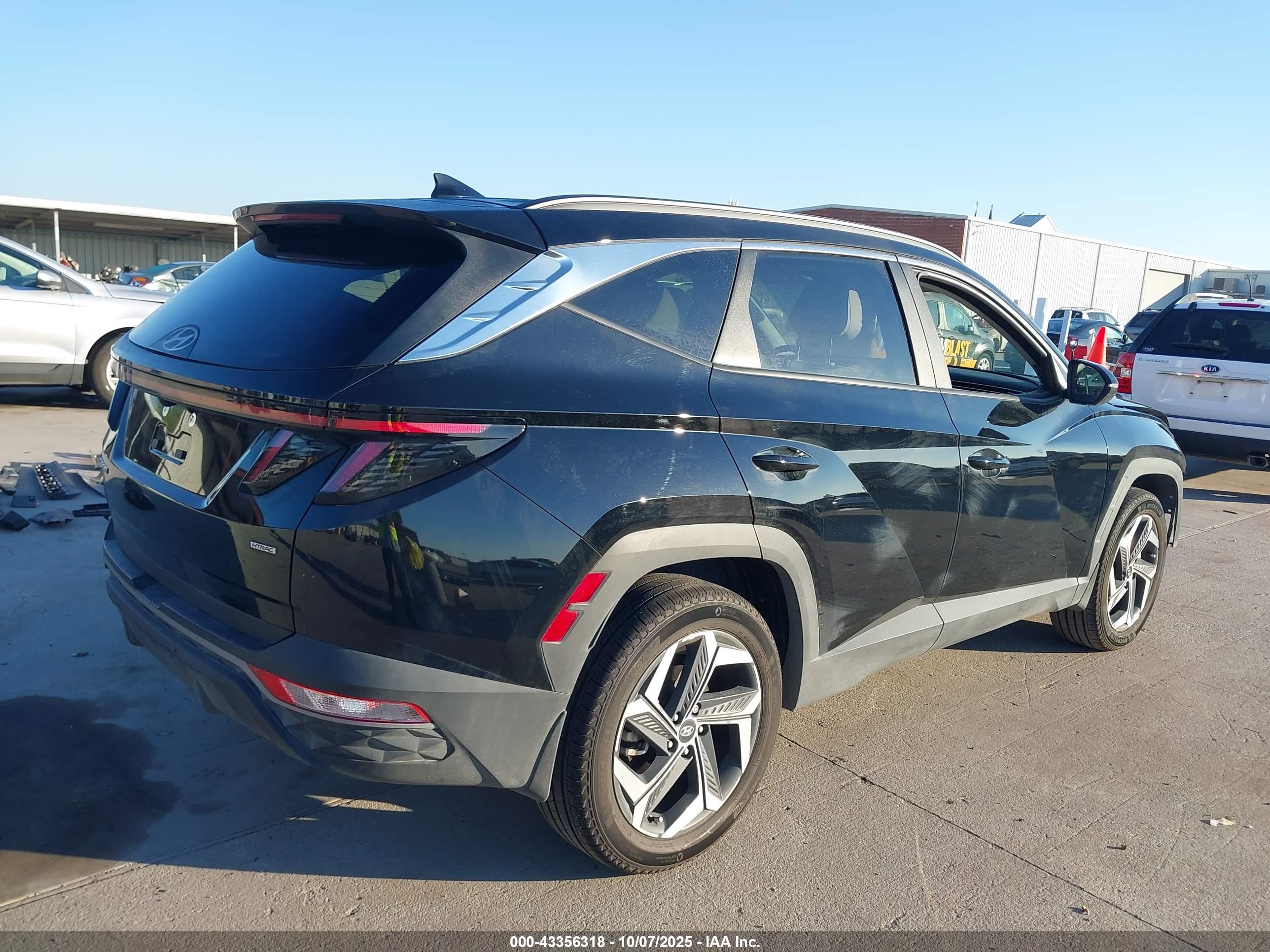 HYUNDAI TUCSON image 4