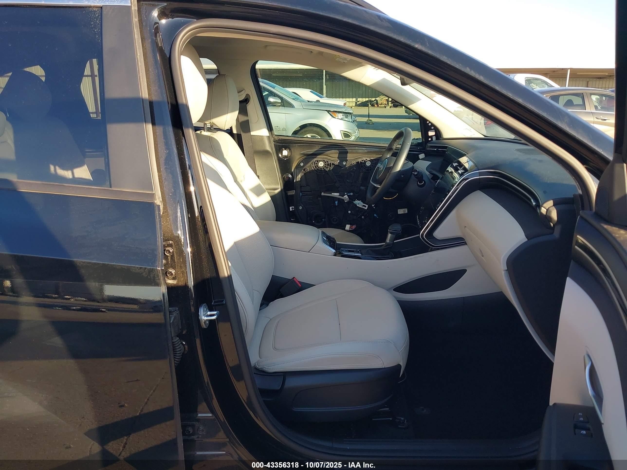 HYUNDAI TUCSON image 5