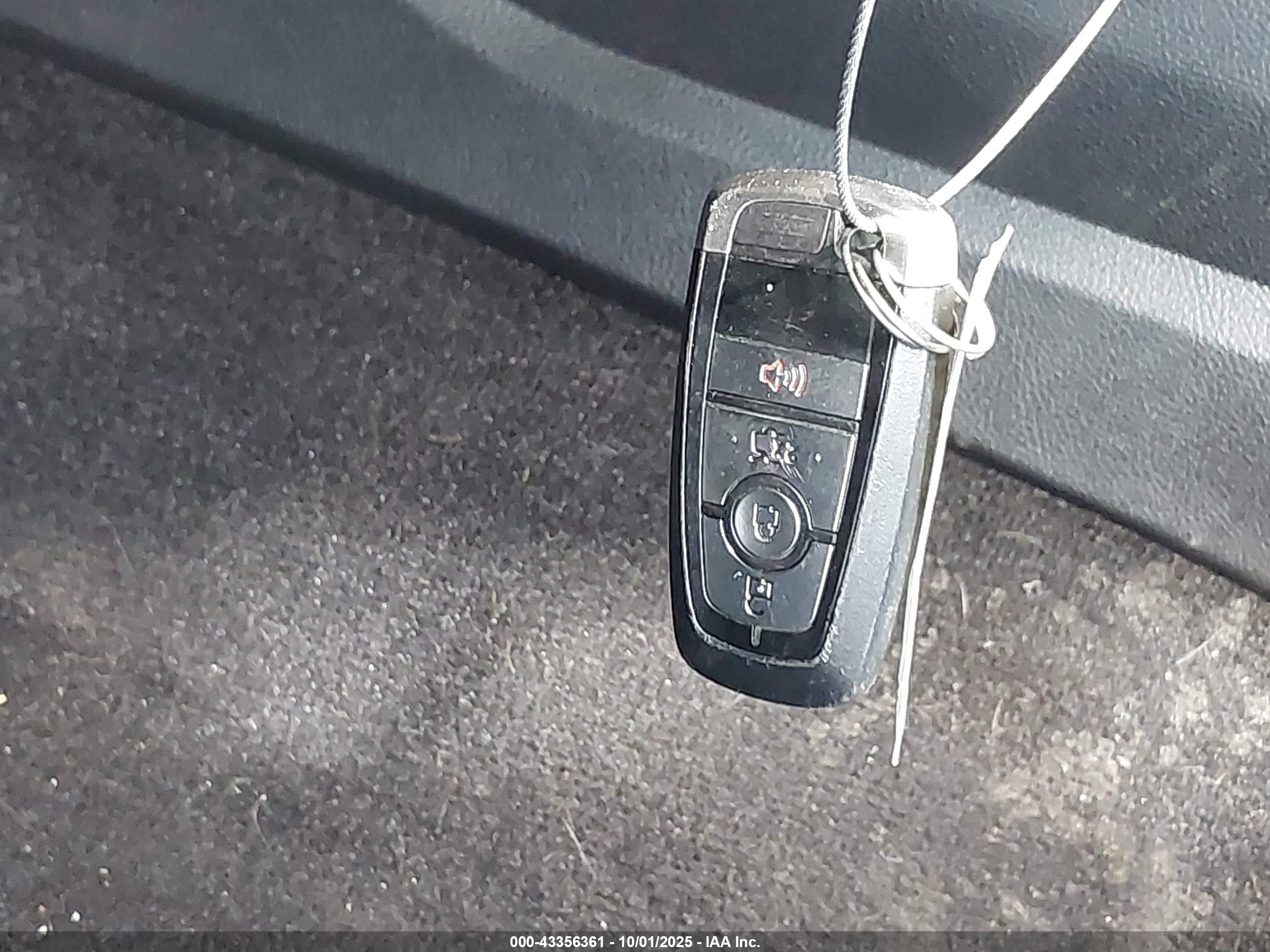 FORD FUSION image 11