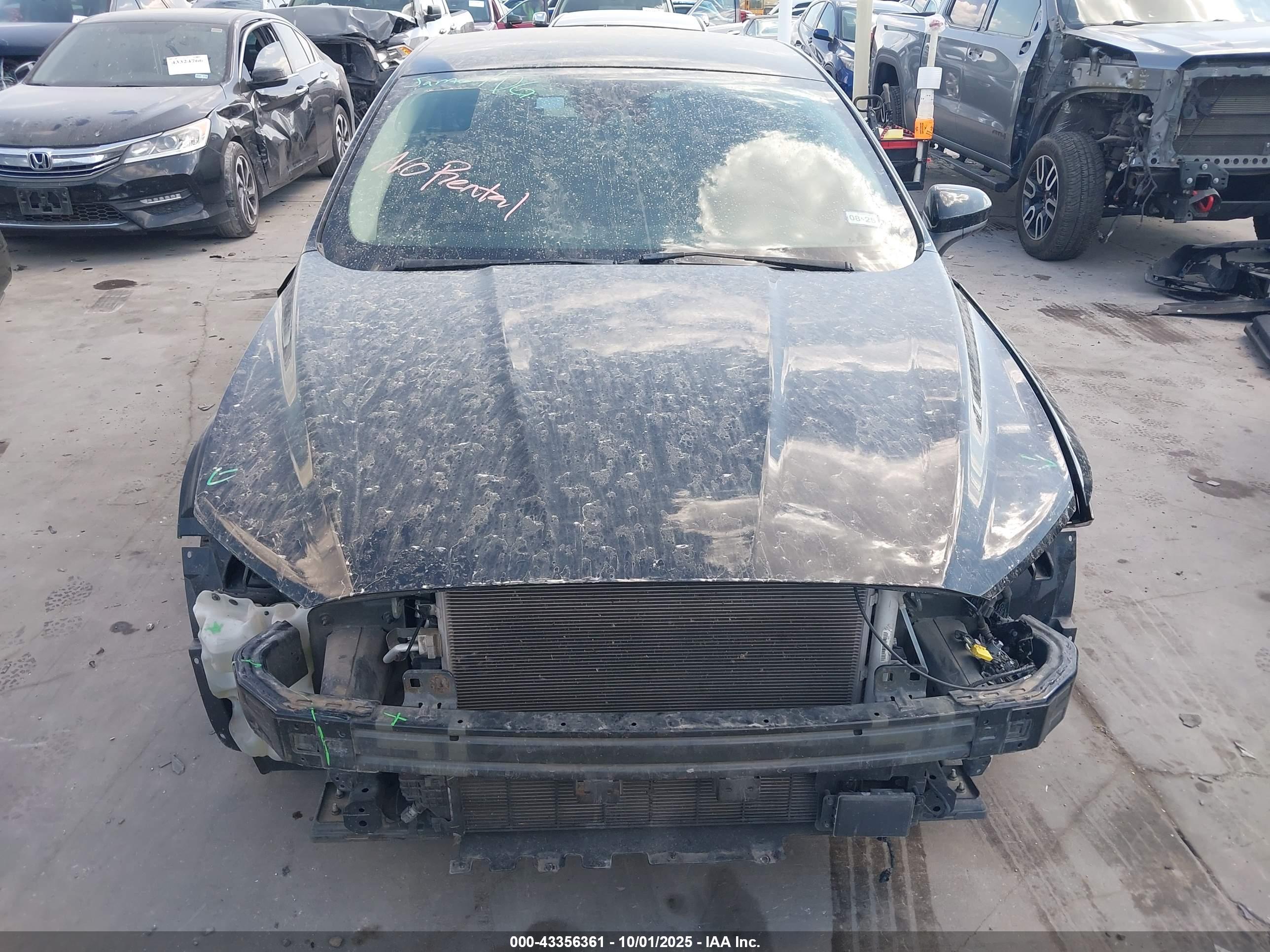 FORD FUSION image 6