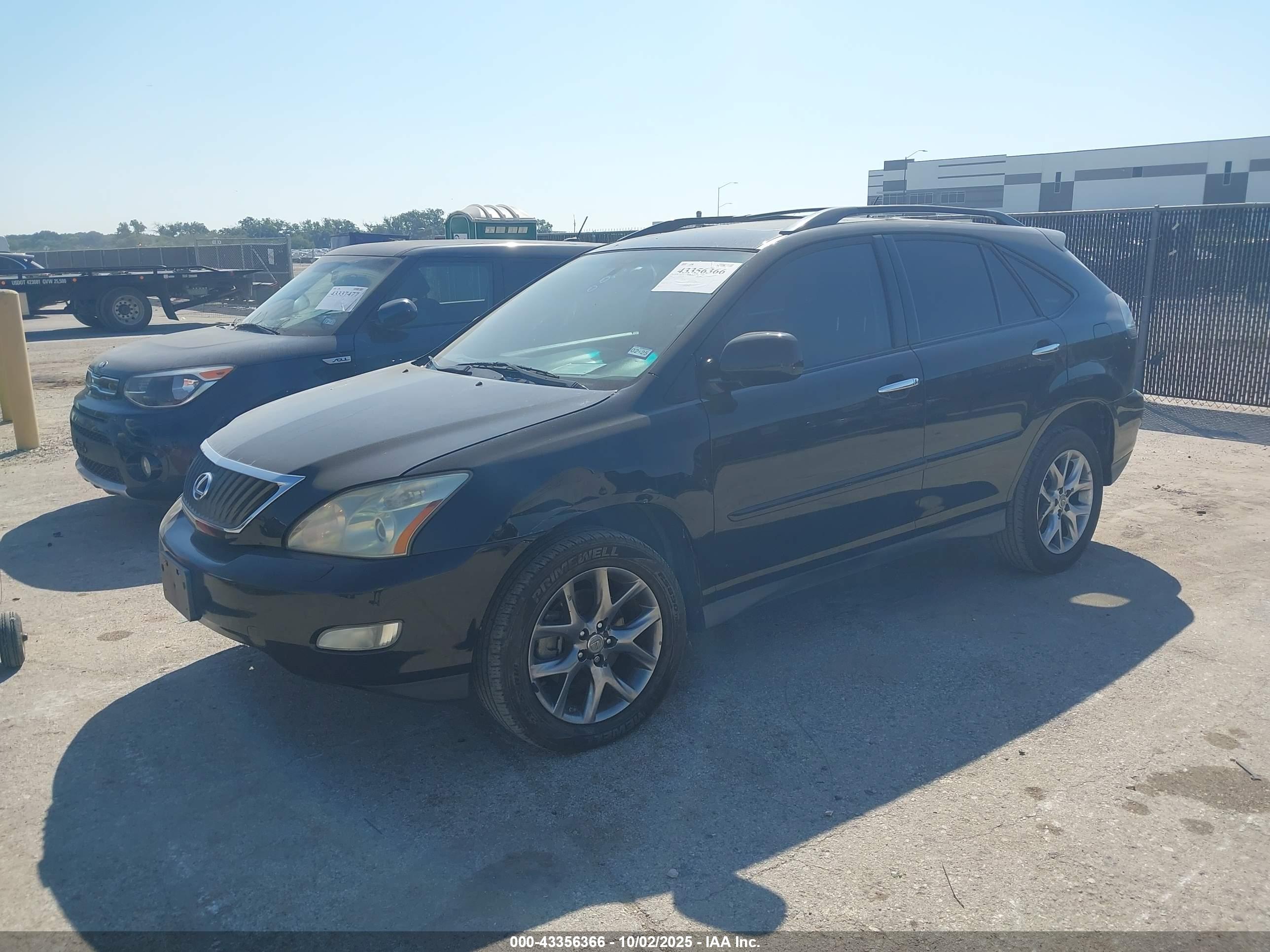 LEXUS RX image 2