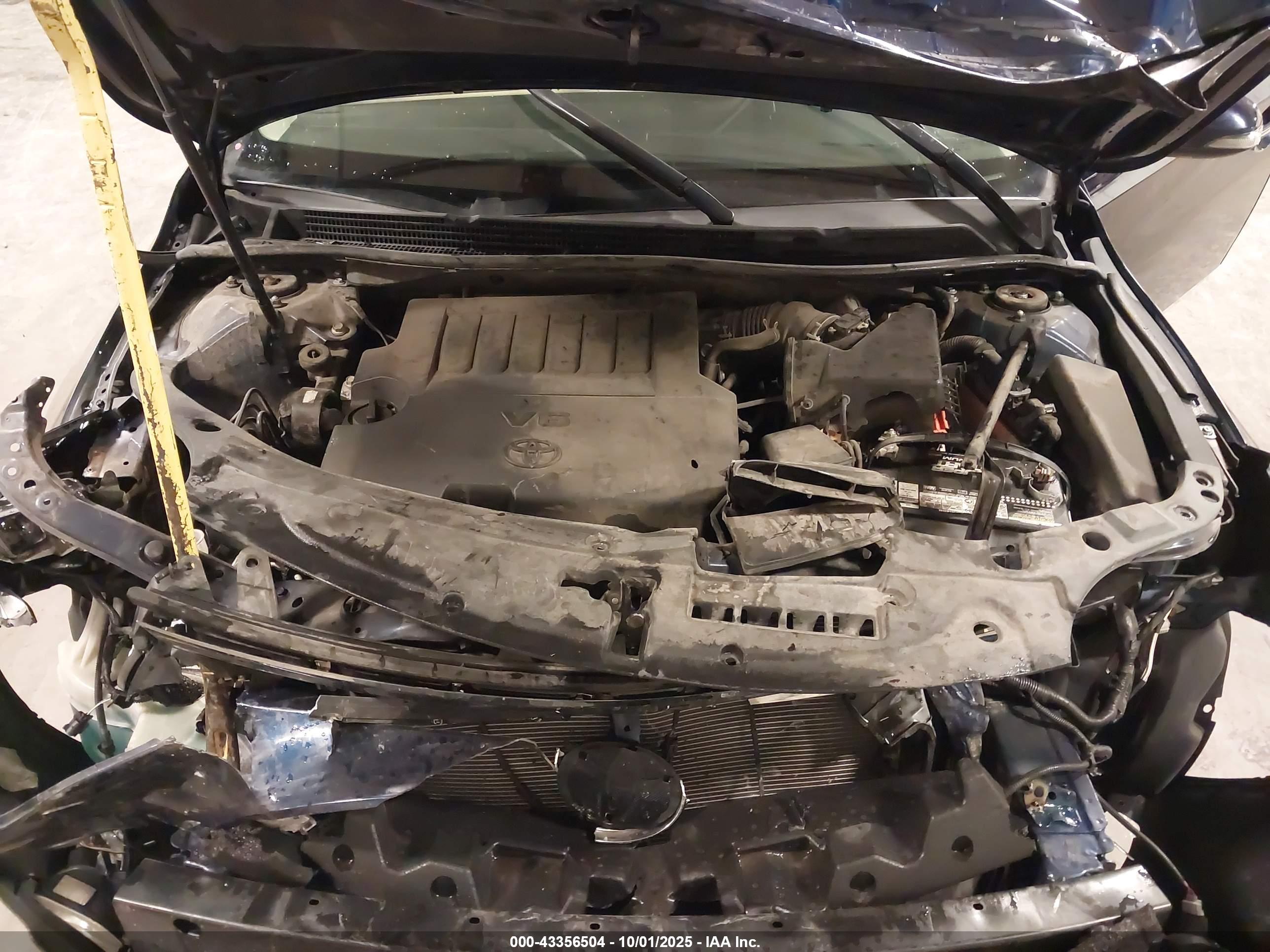 TOYOTA AVALON image 10