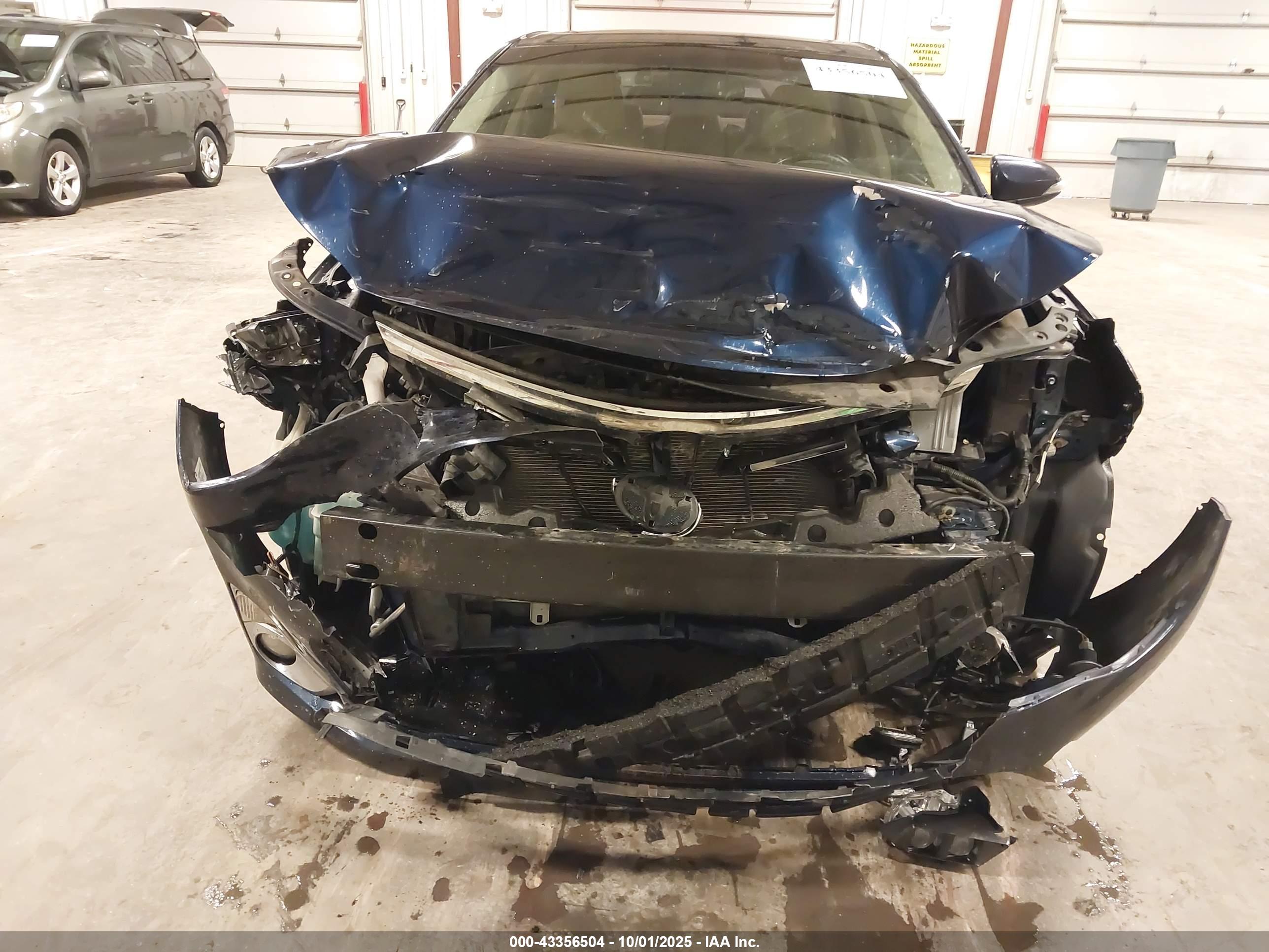 TOYOTA AVALON image 6