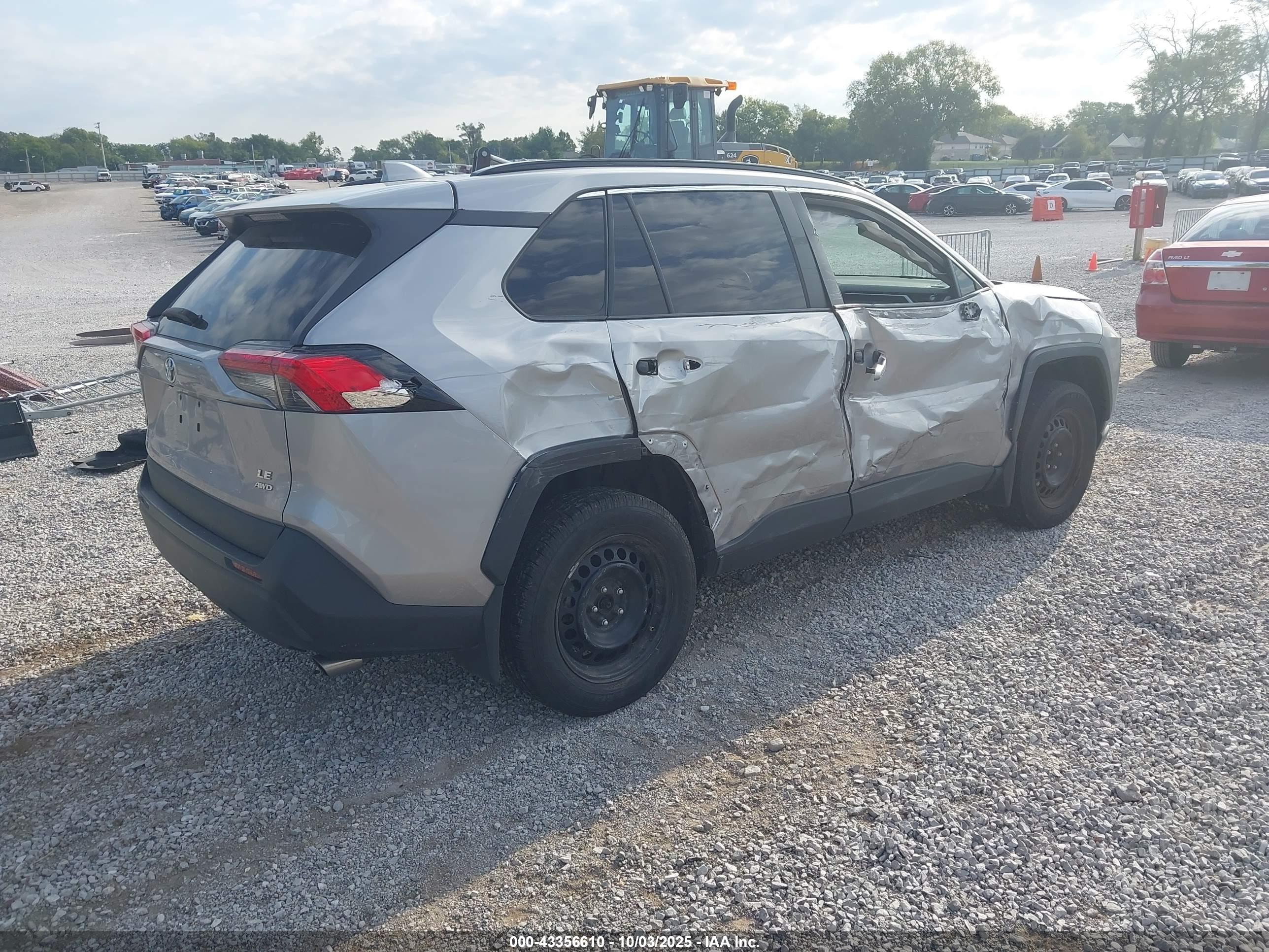 TOYOTA RAV4 image 4