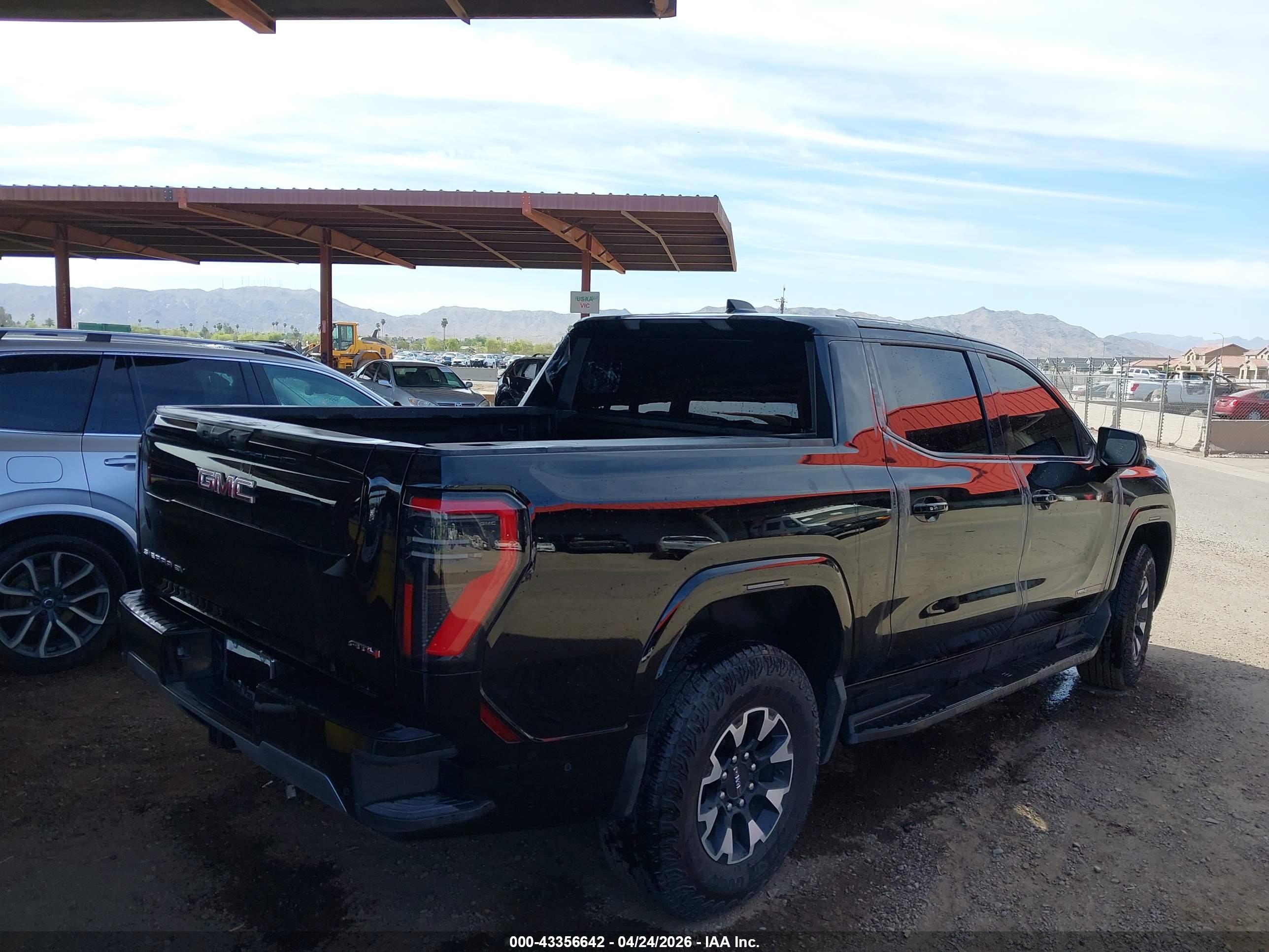 GMC SIERRA image 3