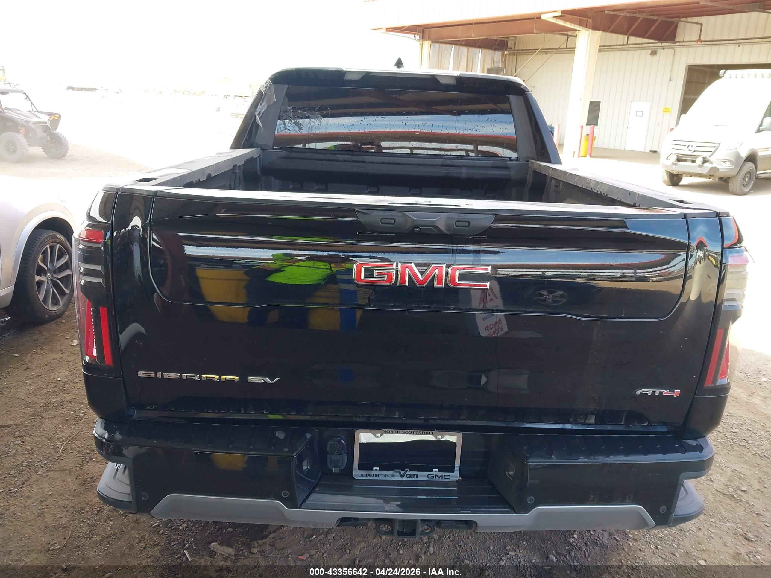 GMC SIERRA image 8