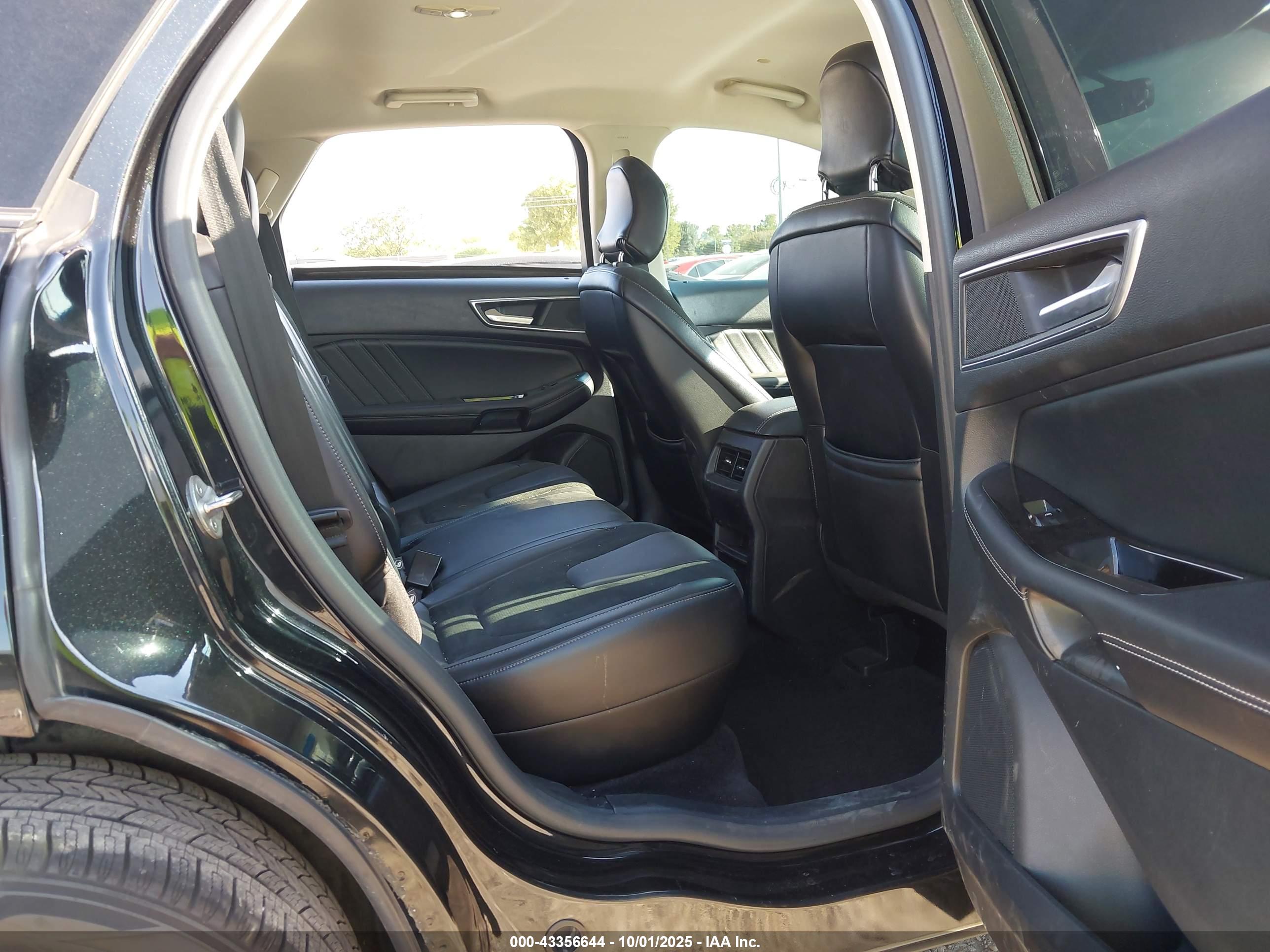 FORD EDGE image 8