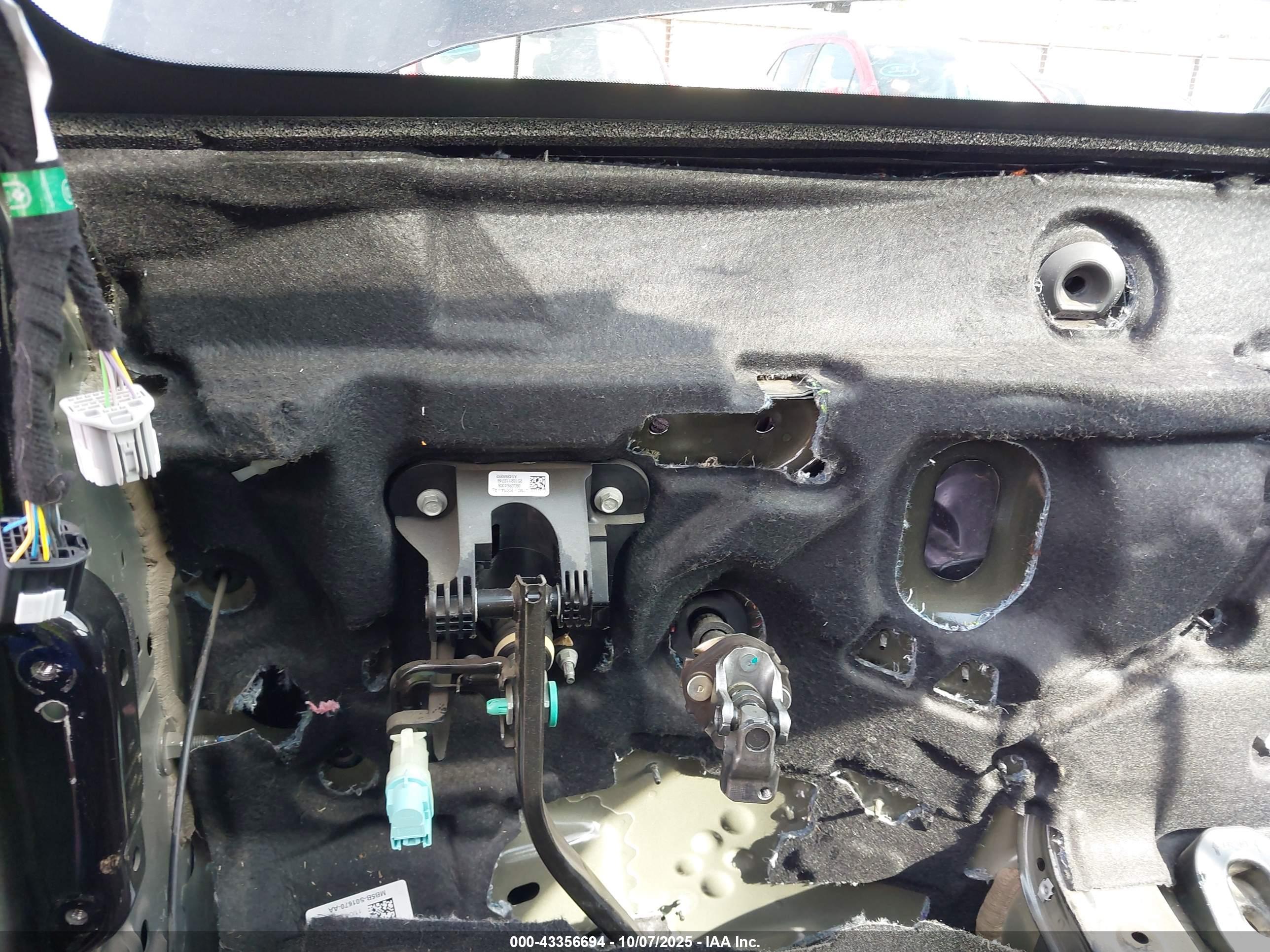 FORD EXPLORER image 7