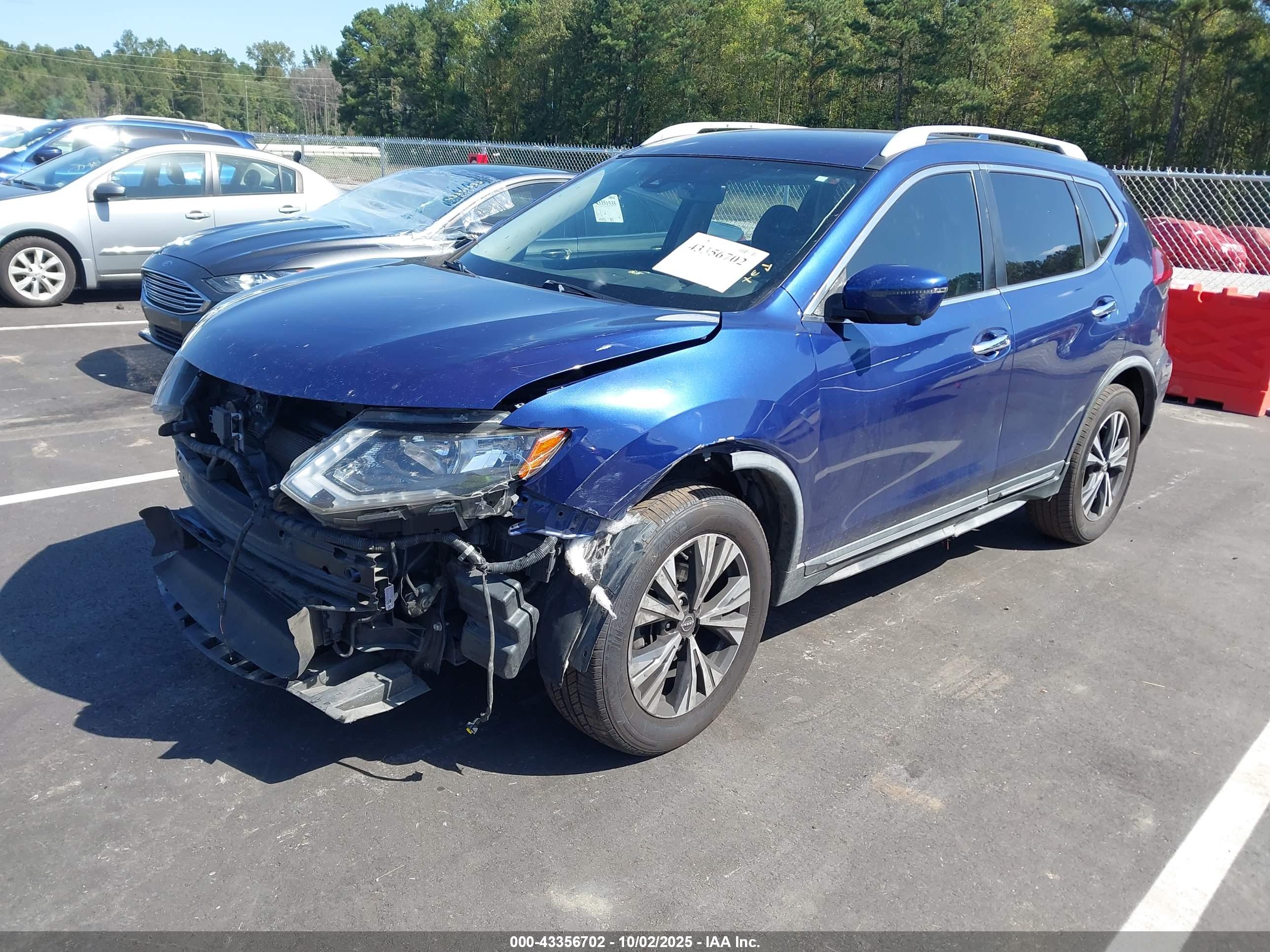 NISSAN ROGUE image 2
