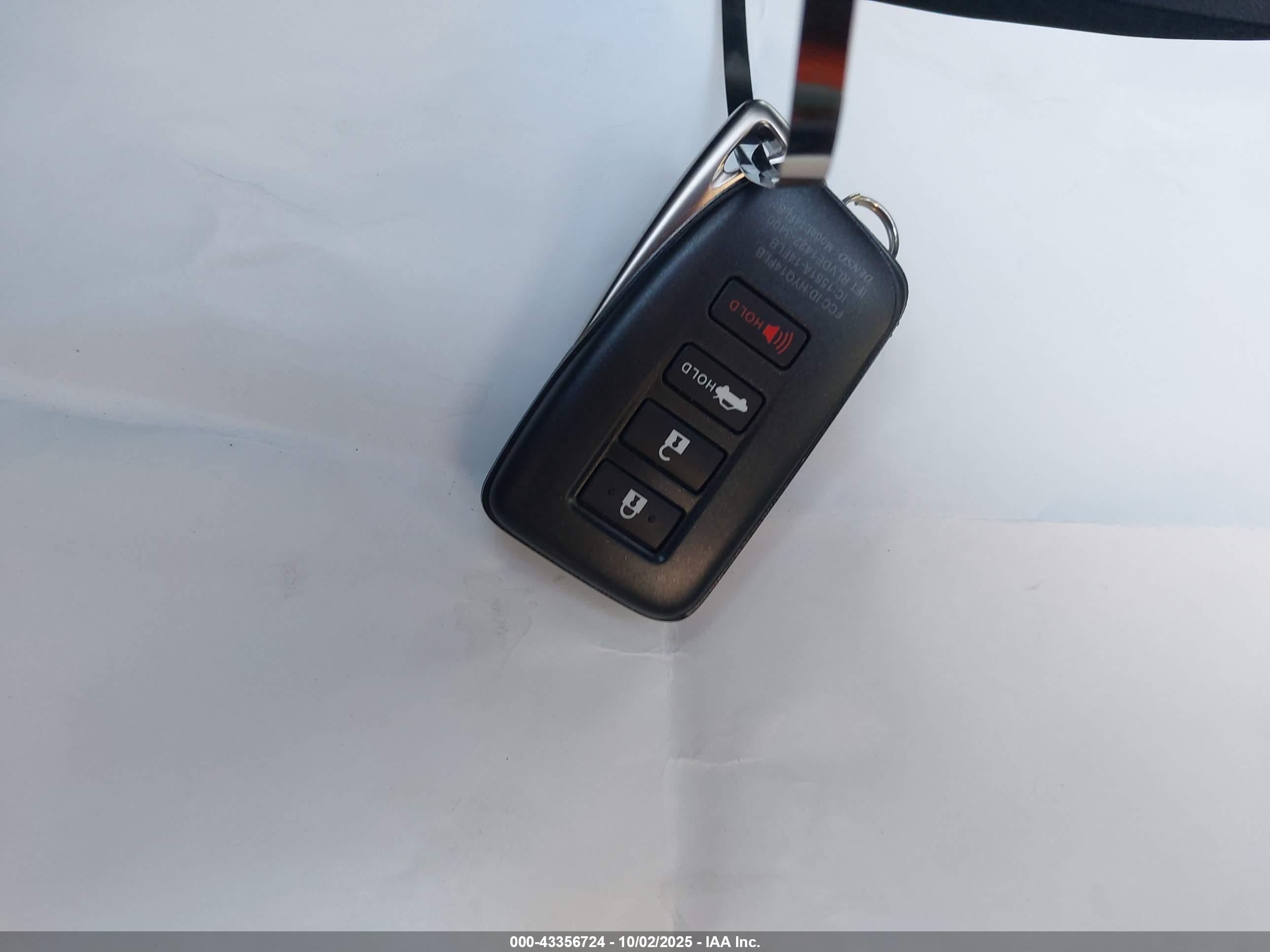 LEXUS IS image 11