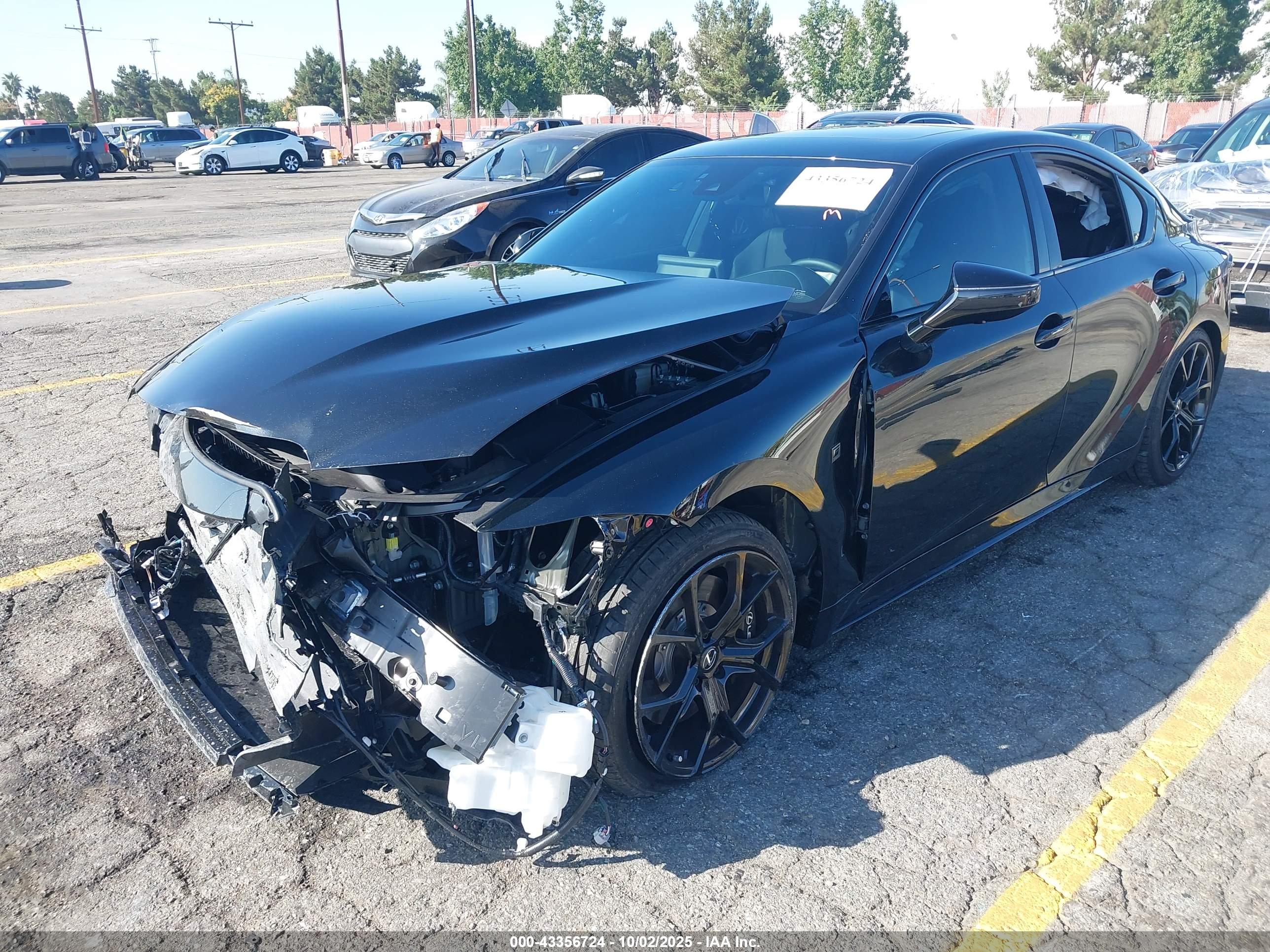 LEXUS IS image 2