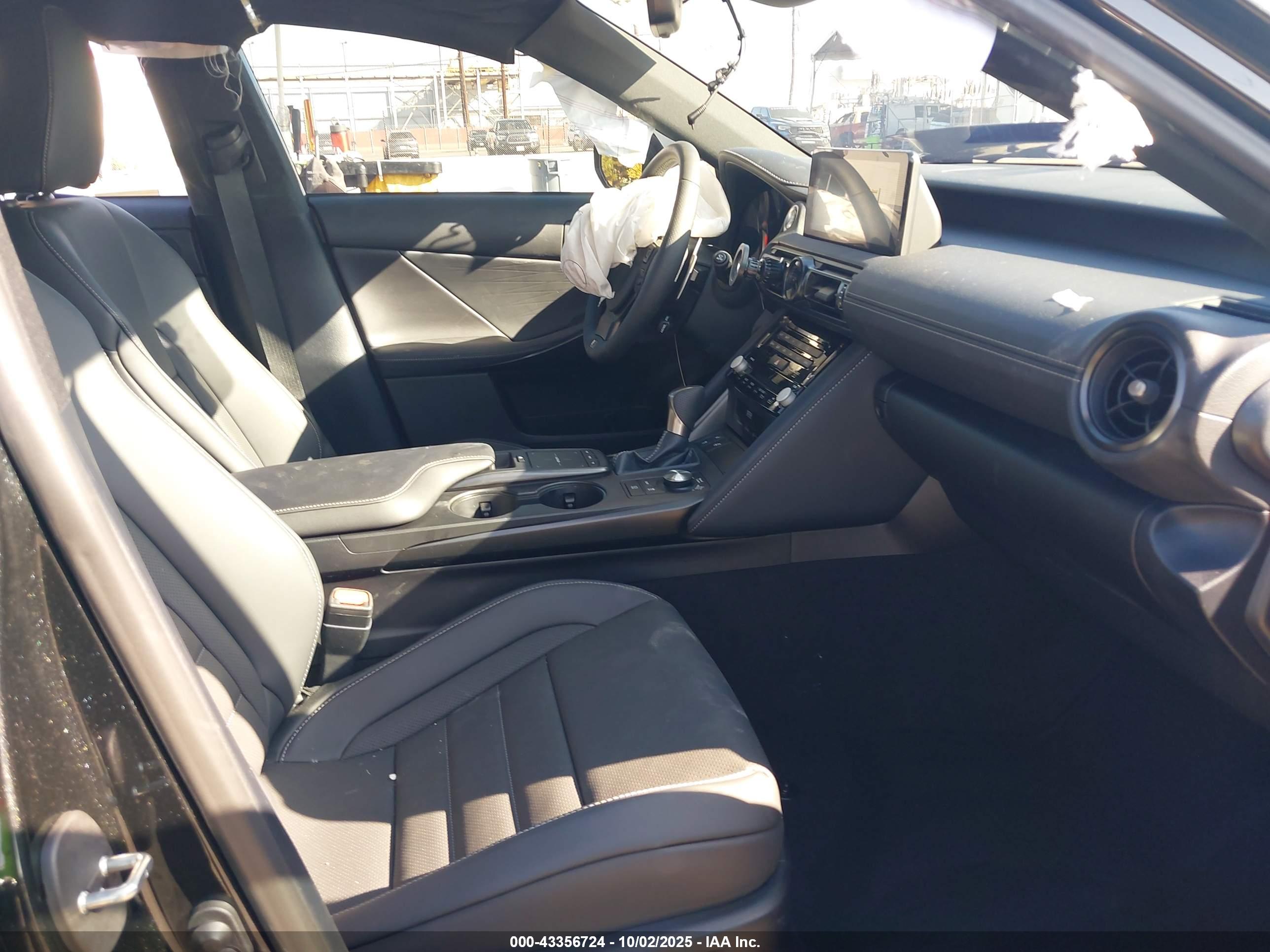 LEXUS IS image 5