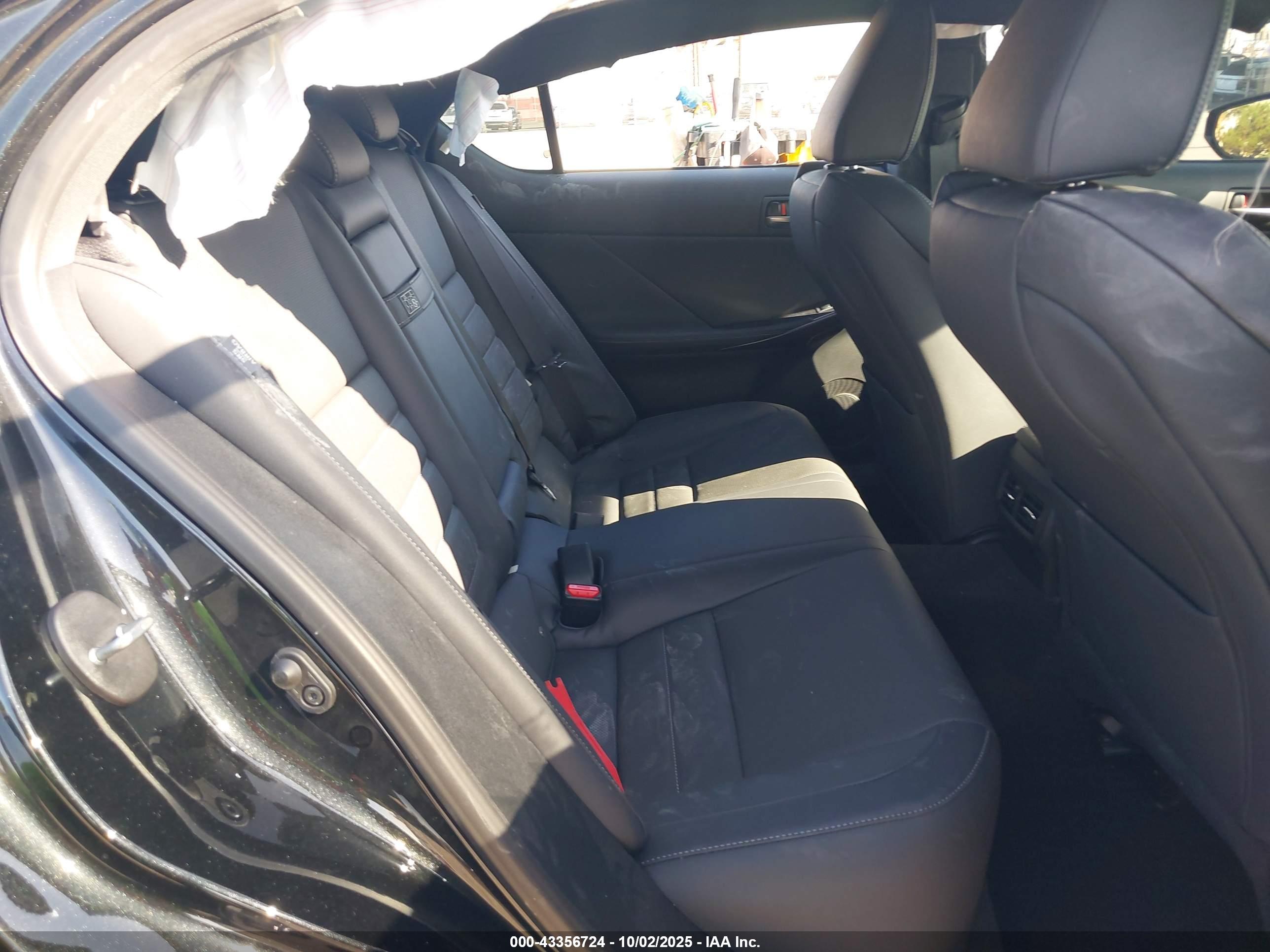 LEXUS IS image 8