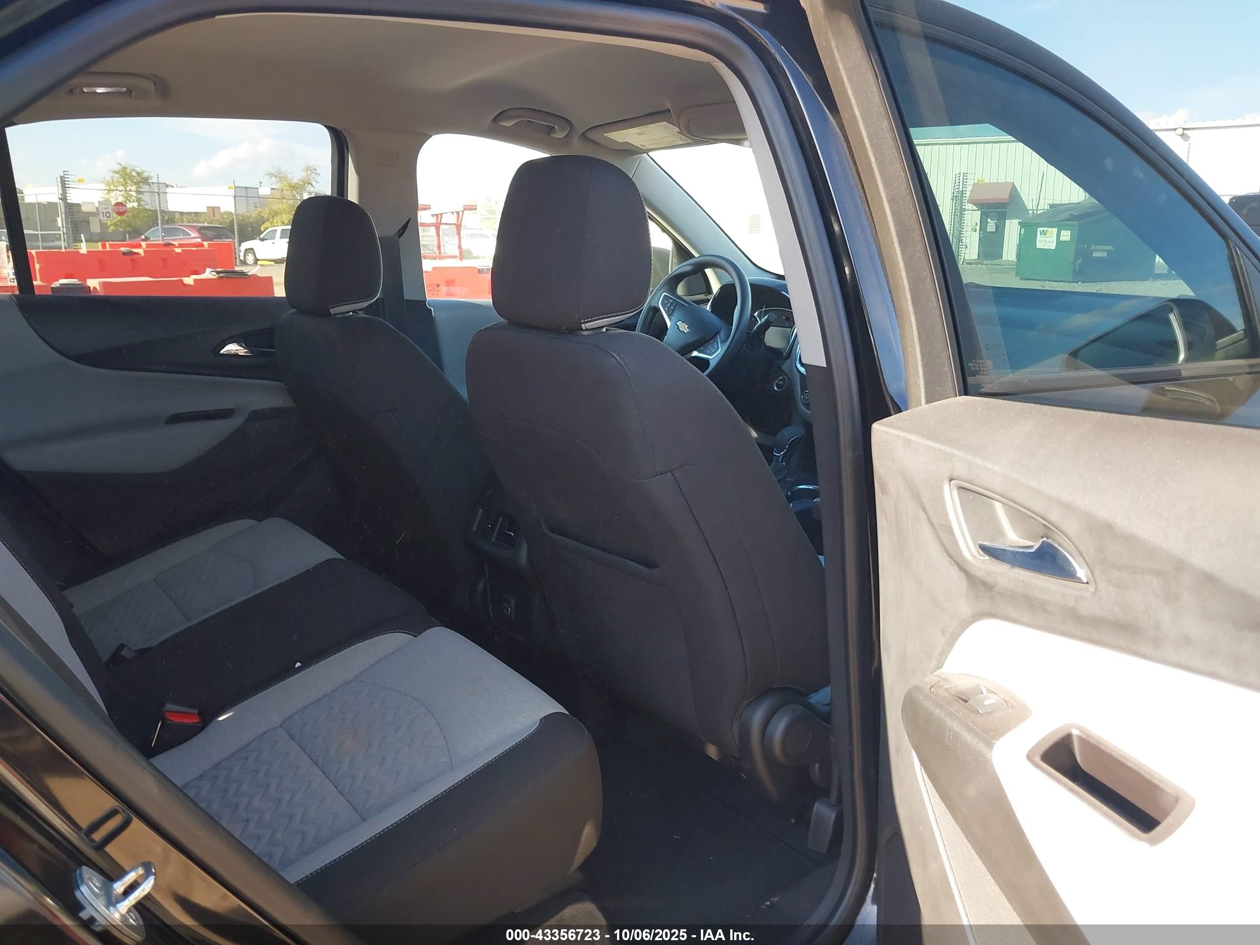 CHEVROLET EQUINOX image 8