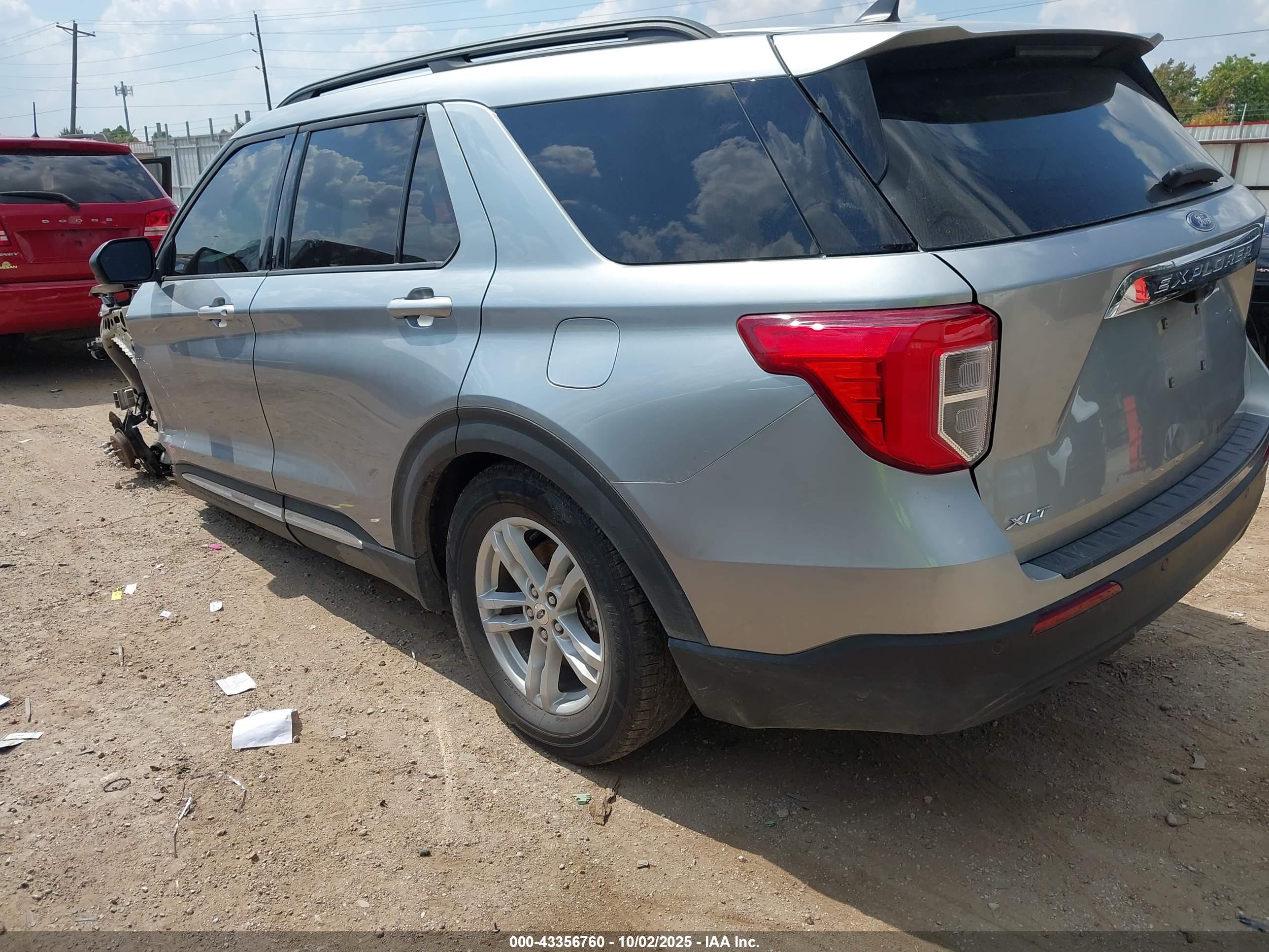 FORD EXPLORER image 3