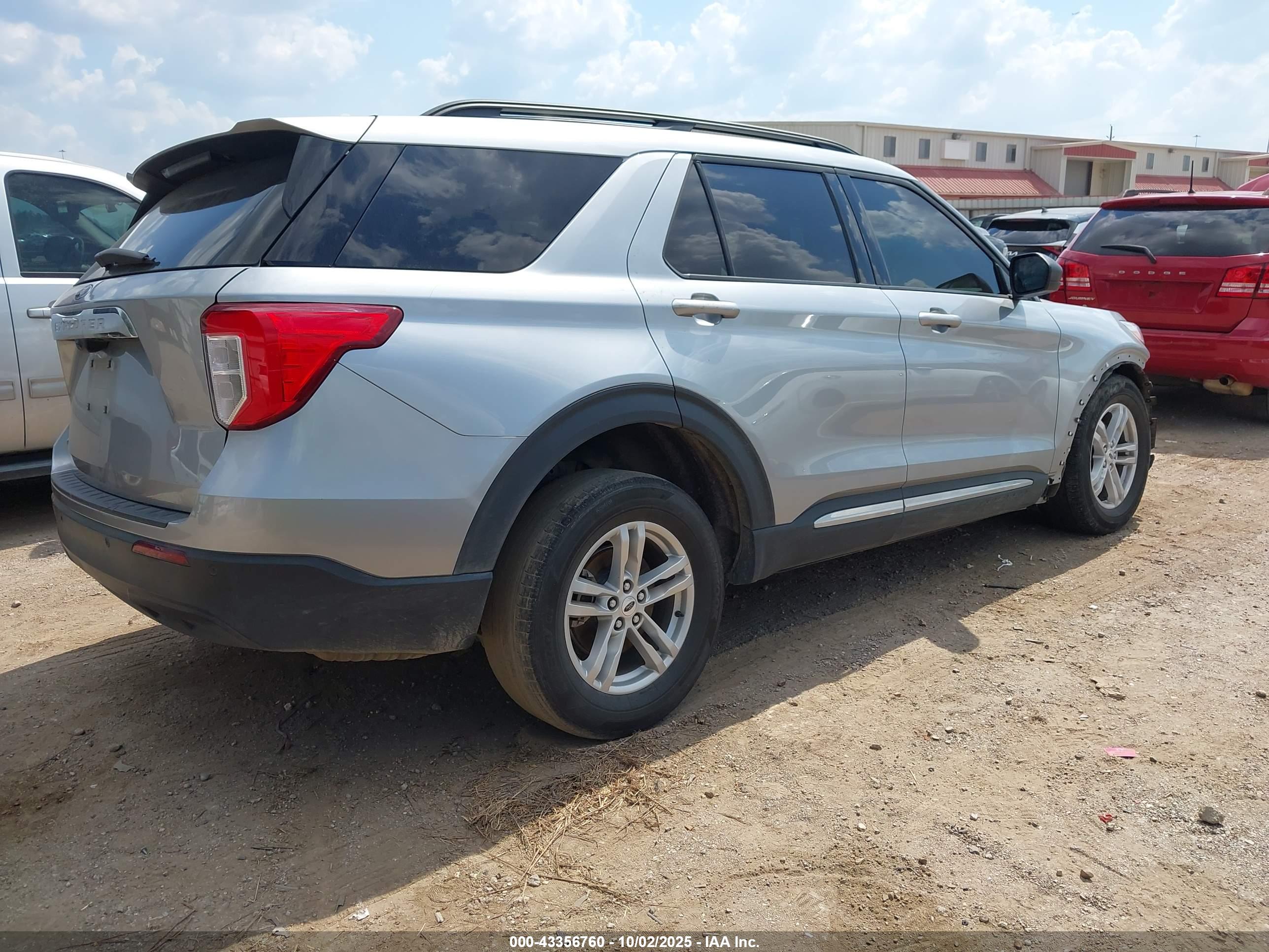 FORD EXPLORER image 4