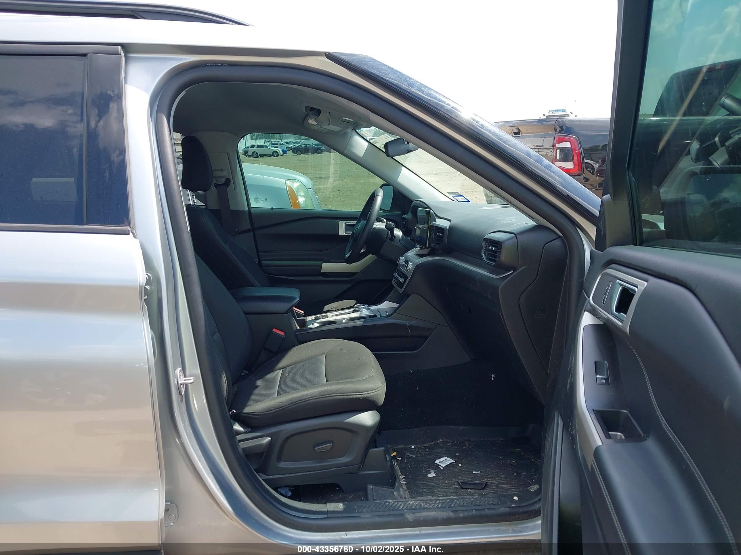 FORD EXPLORER image 5
