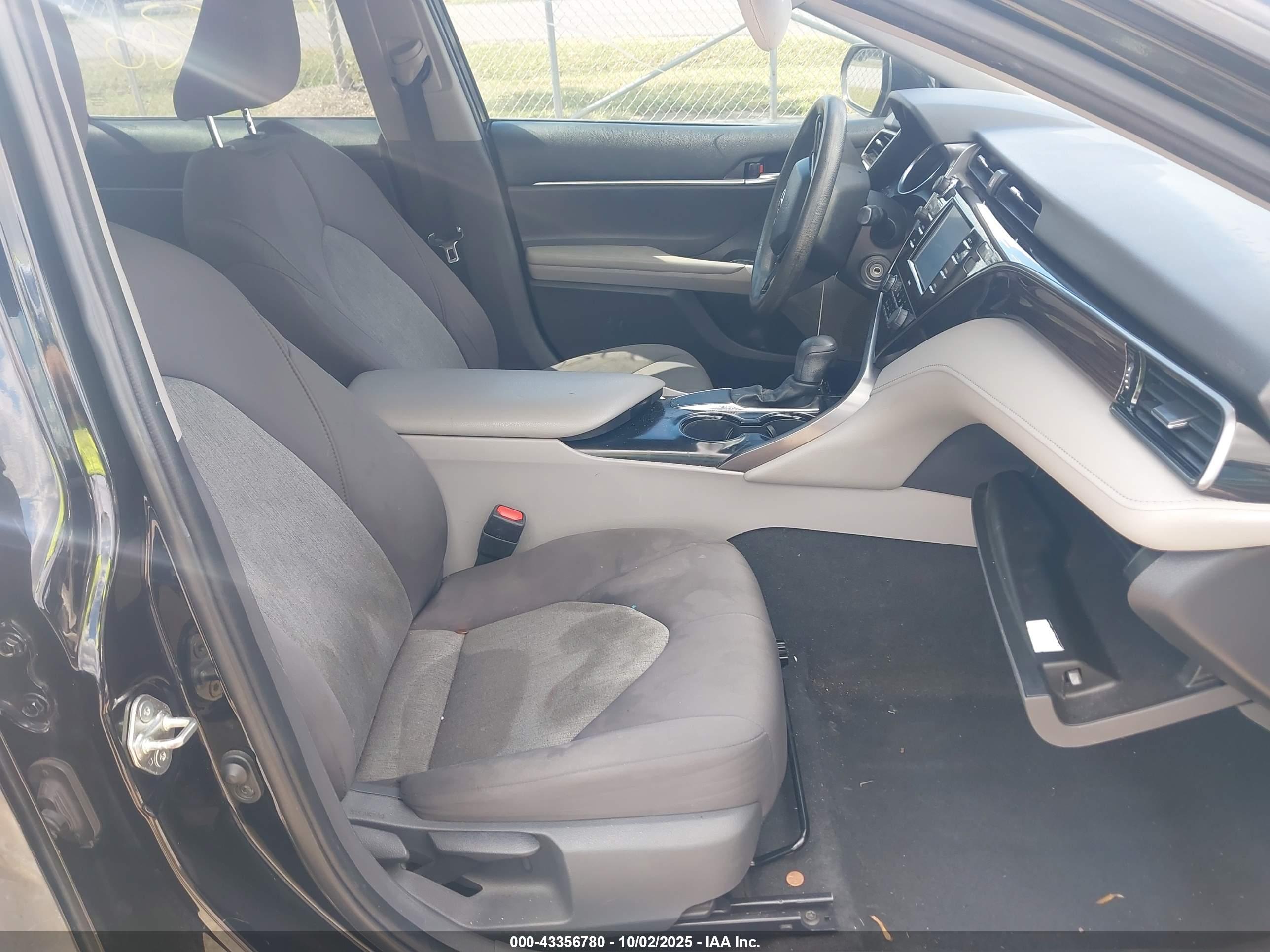 TOYOTA CAMRY image 5