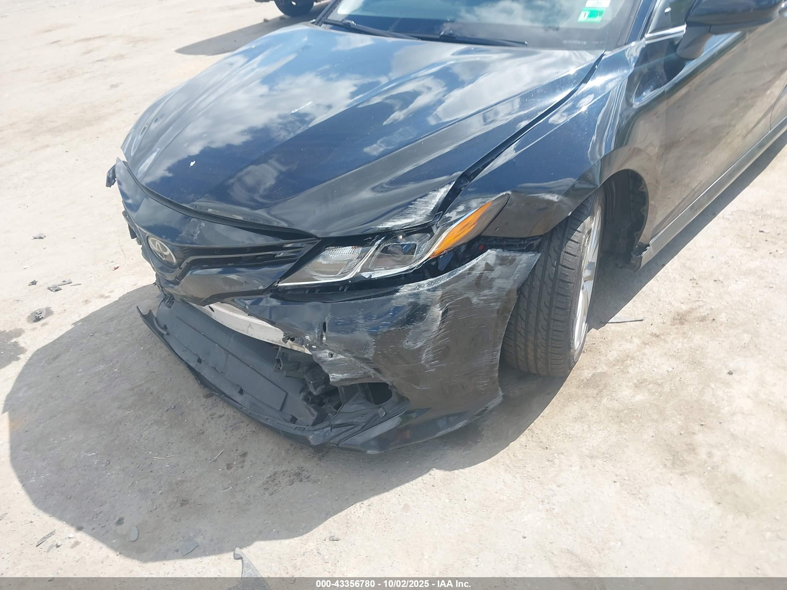 TOYOTA CAMRY image 6