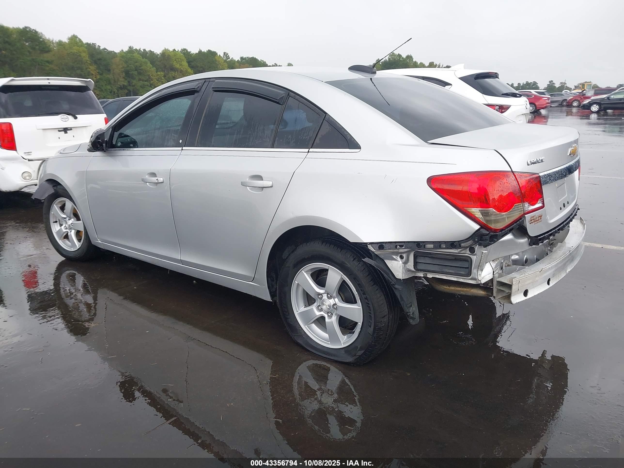CHEVROLET CRUZE image 3