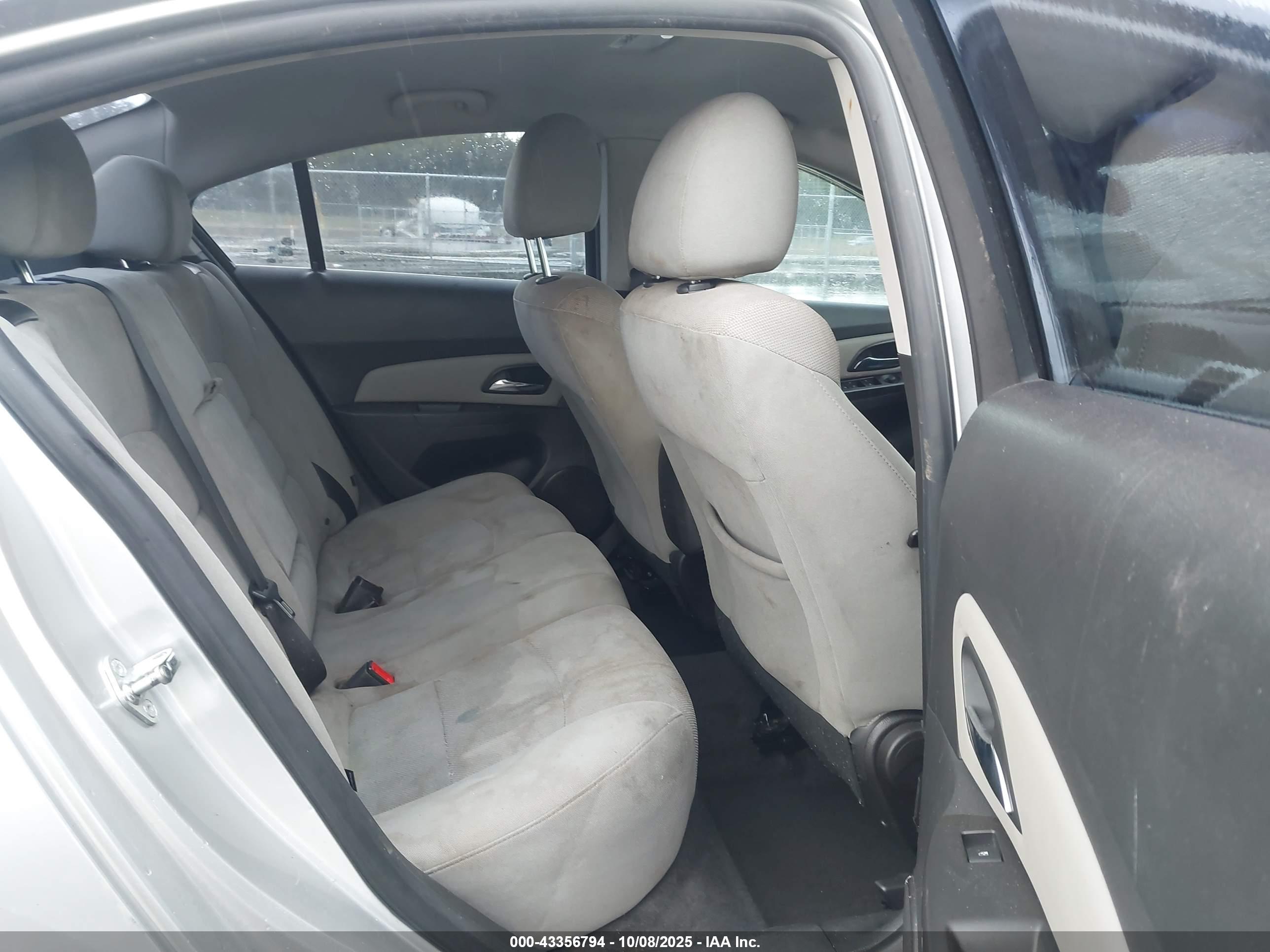 CHEVROLET CRUZE image 8