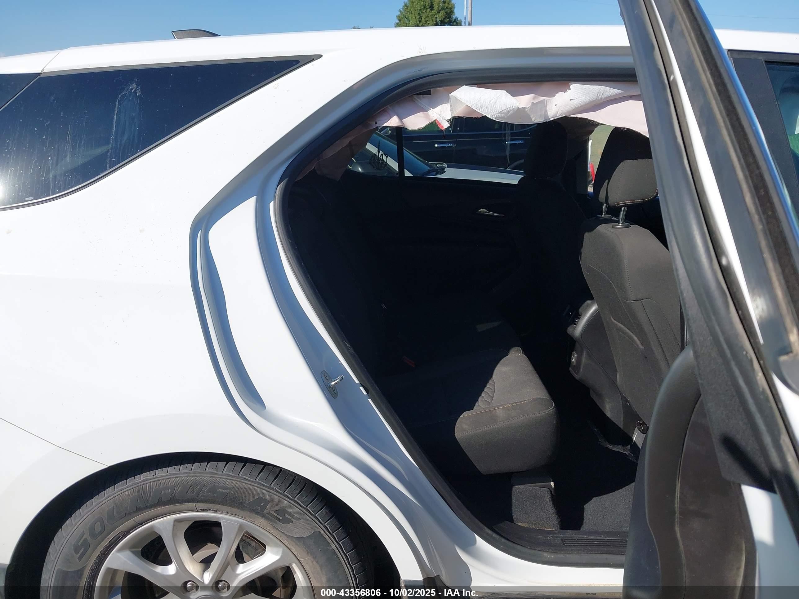 CHEVROLET EQUINOX image 8