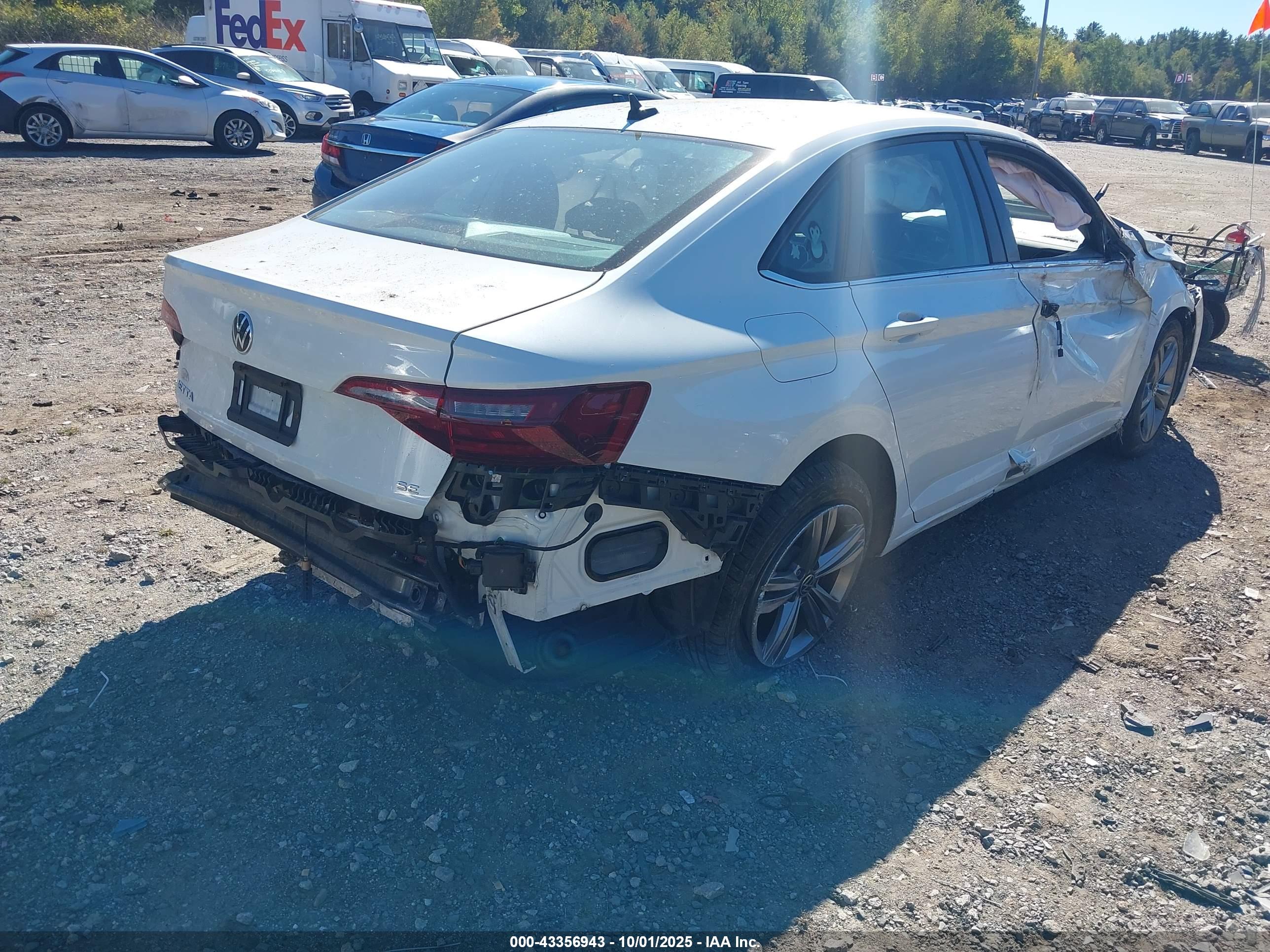 VOLKSWAGEN JETTA image 4