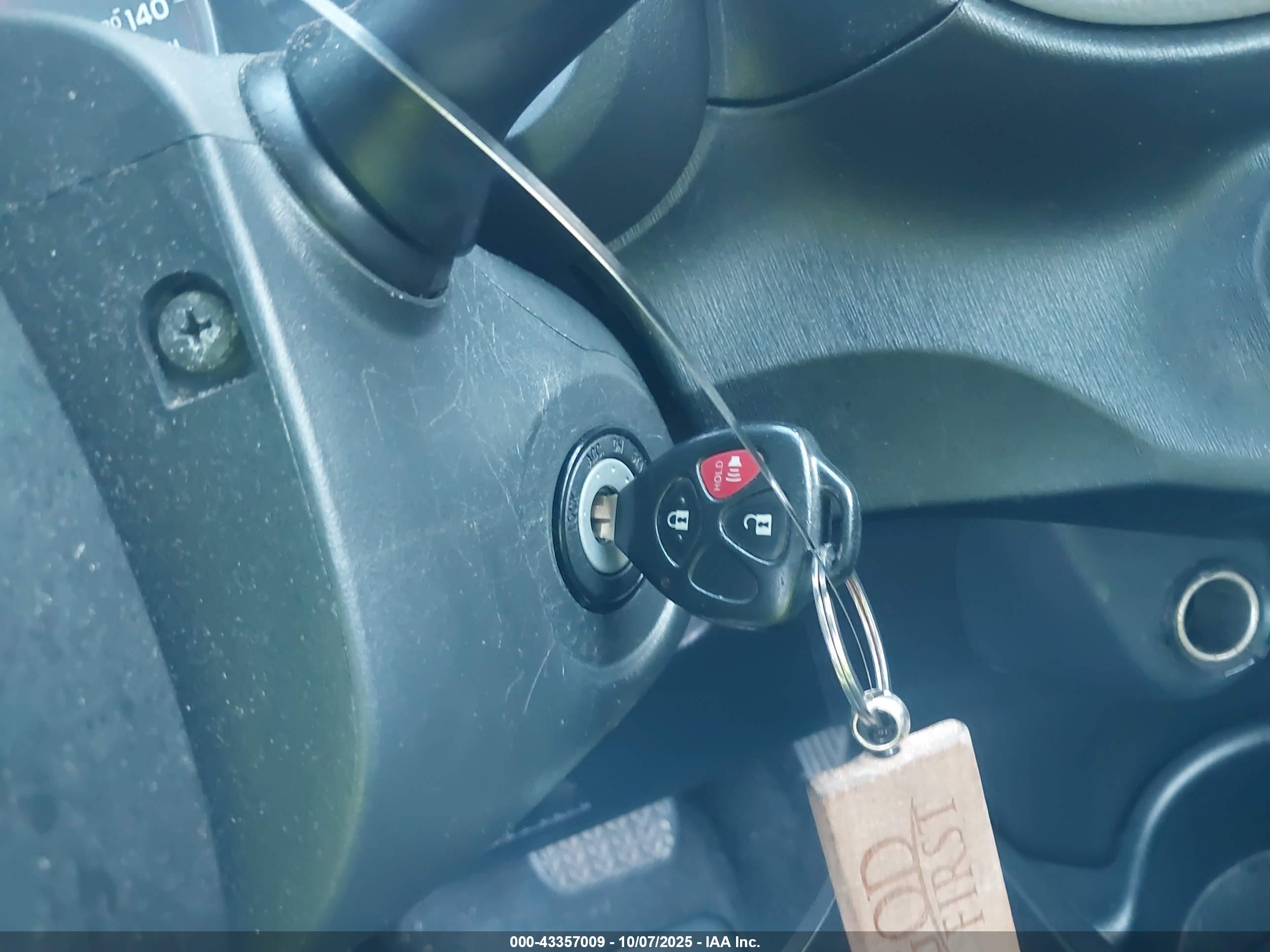TOYOTA YARIS image 11