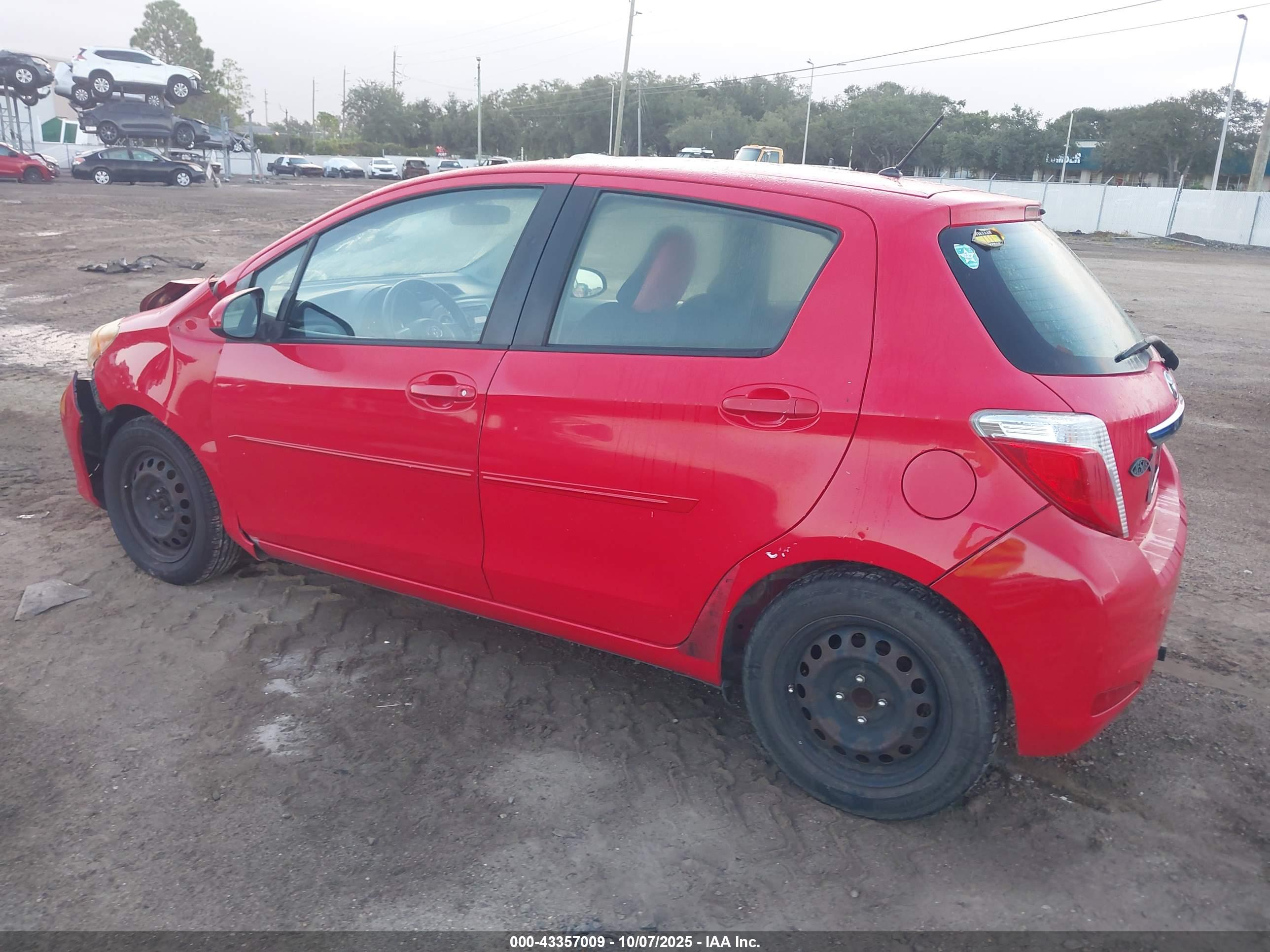 TOYOTA YARIS image 3