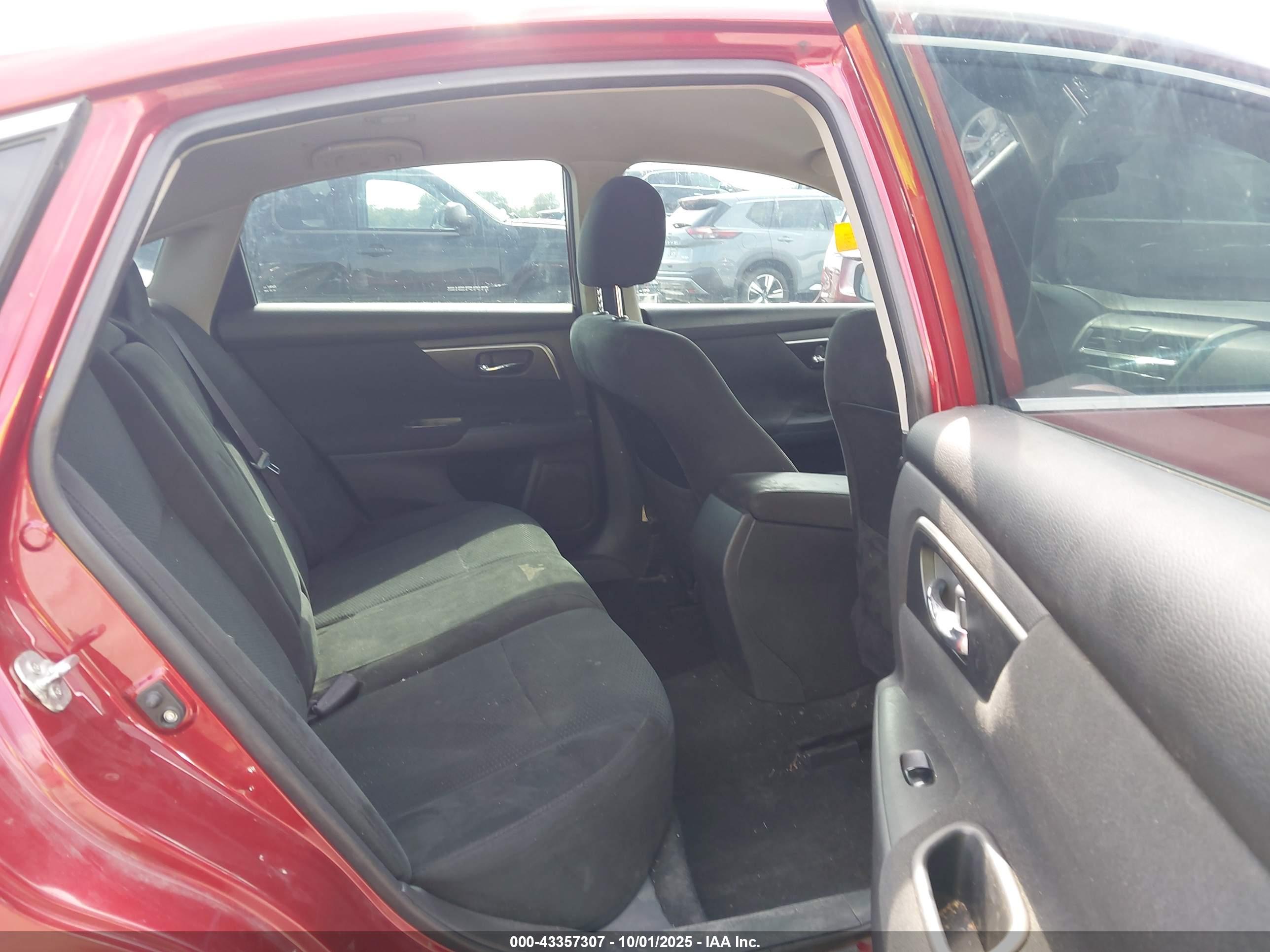 NISSAN ALTIMA image 8