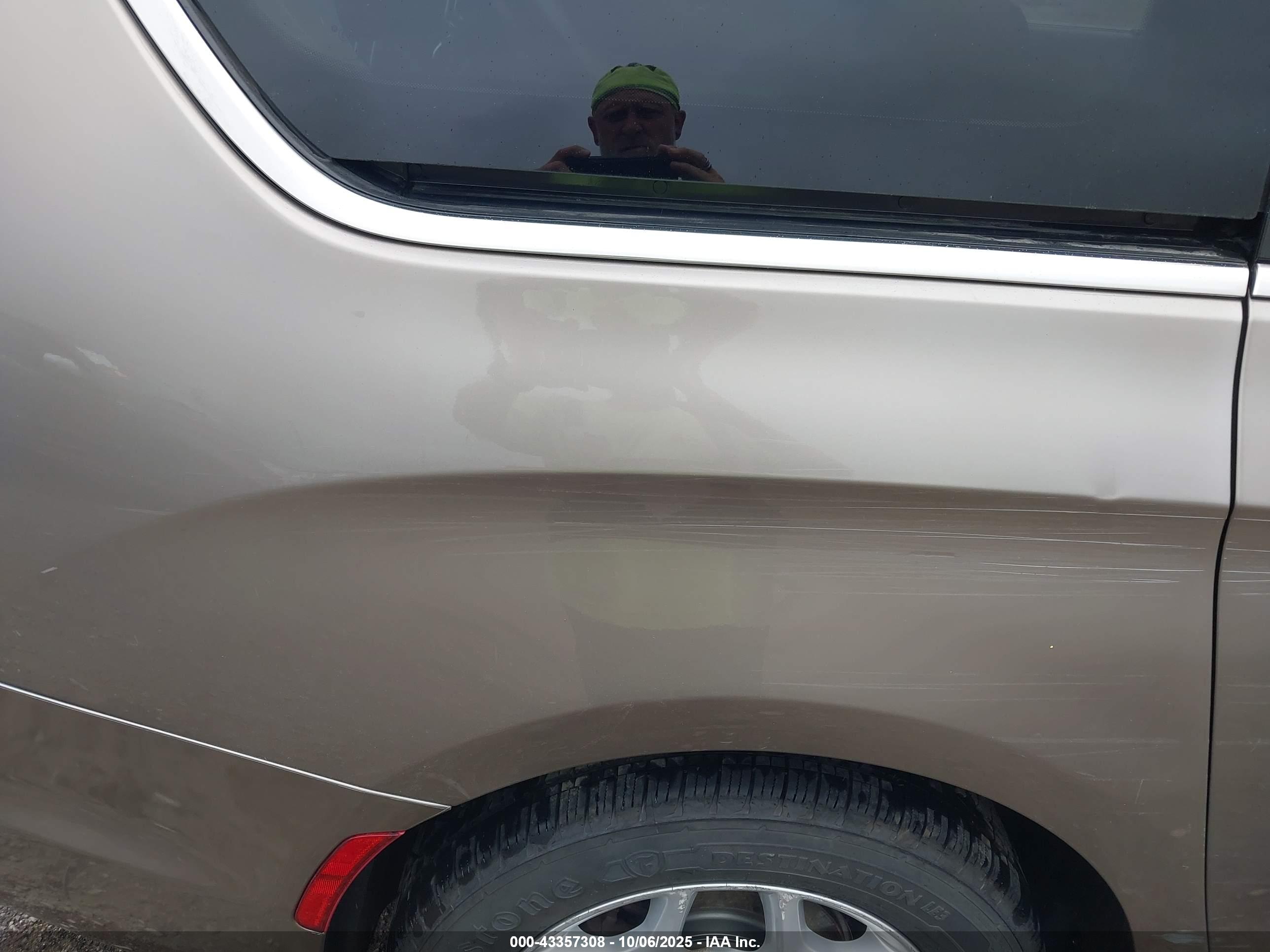 CHRYSLER PACIFICA image 6