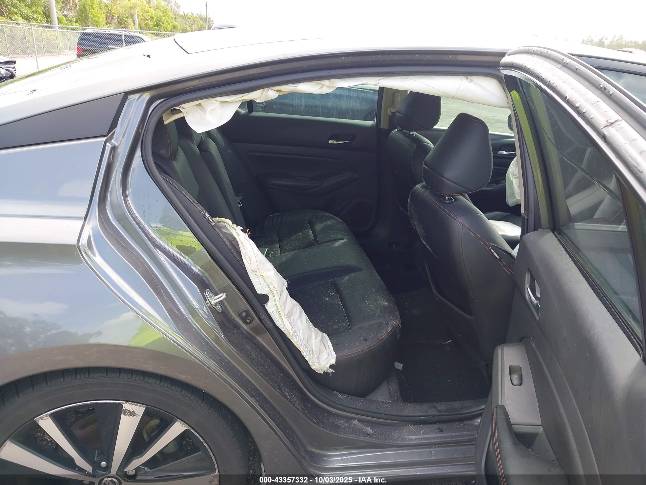 NISSAN ALTIMA image 8