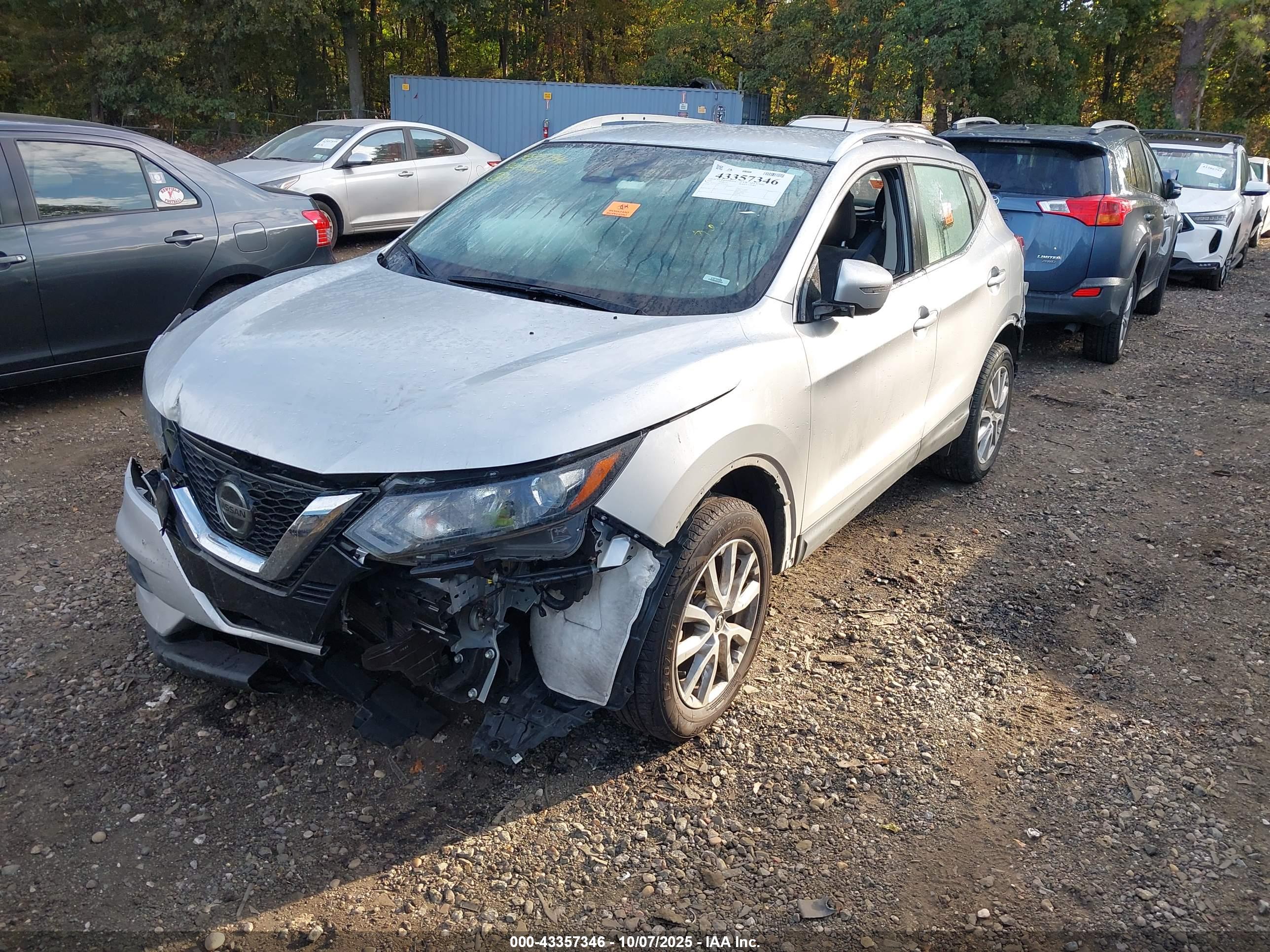 NISSAN ROGUE image 2